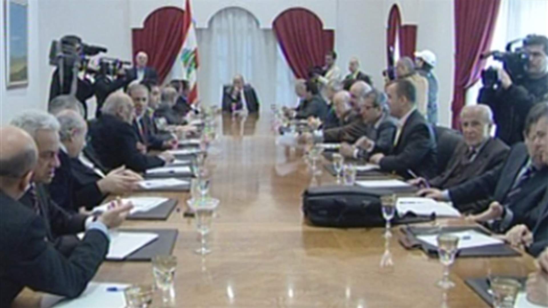 قبل أسبوعٍ من الجلسة التشريعية بري يسعى لتقريب وجهات النظر 