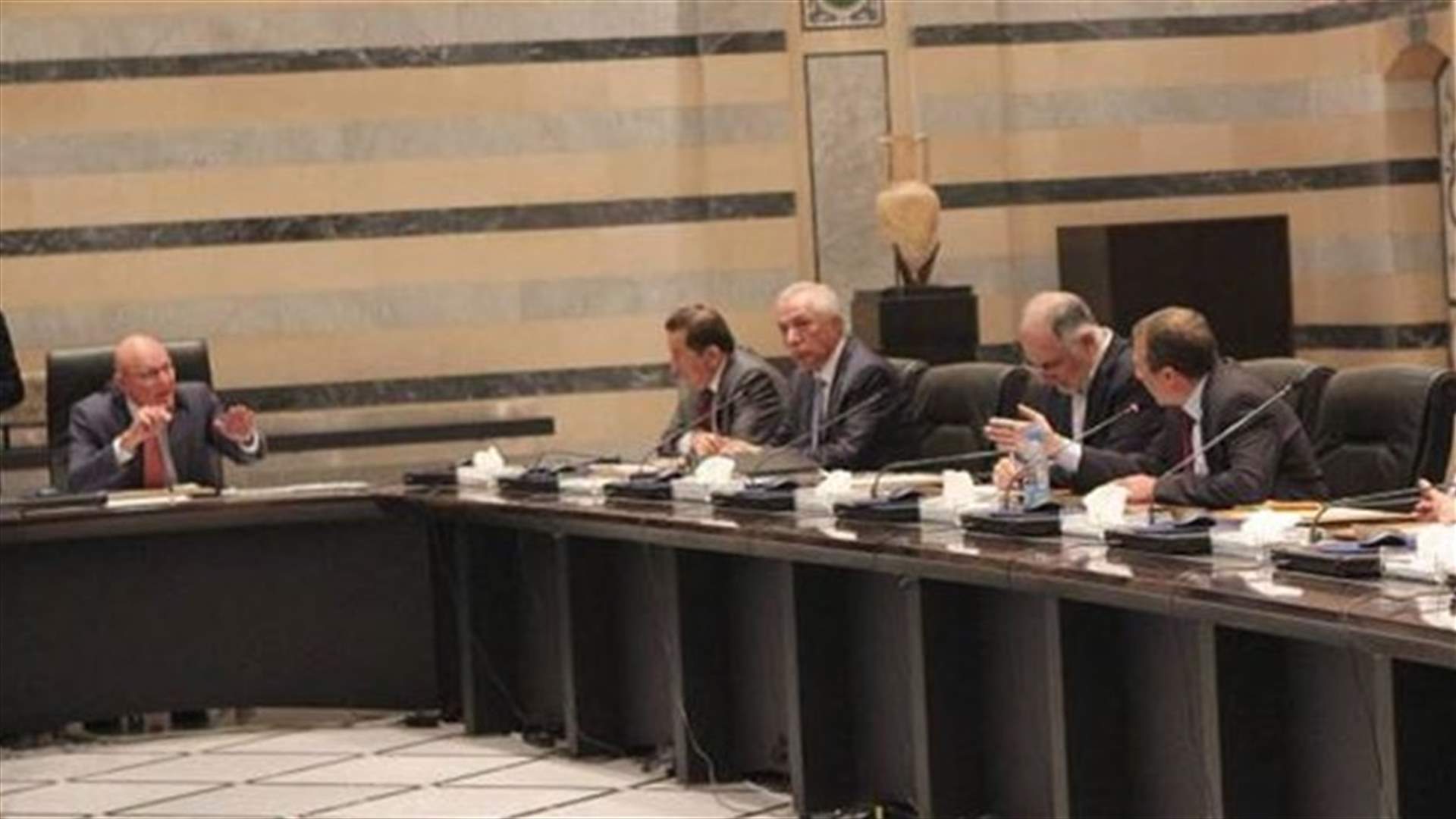 النهار: تسوية لا غالب ولا مغلوب تمثلت باقرار بند المستشفيات