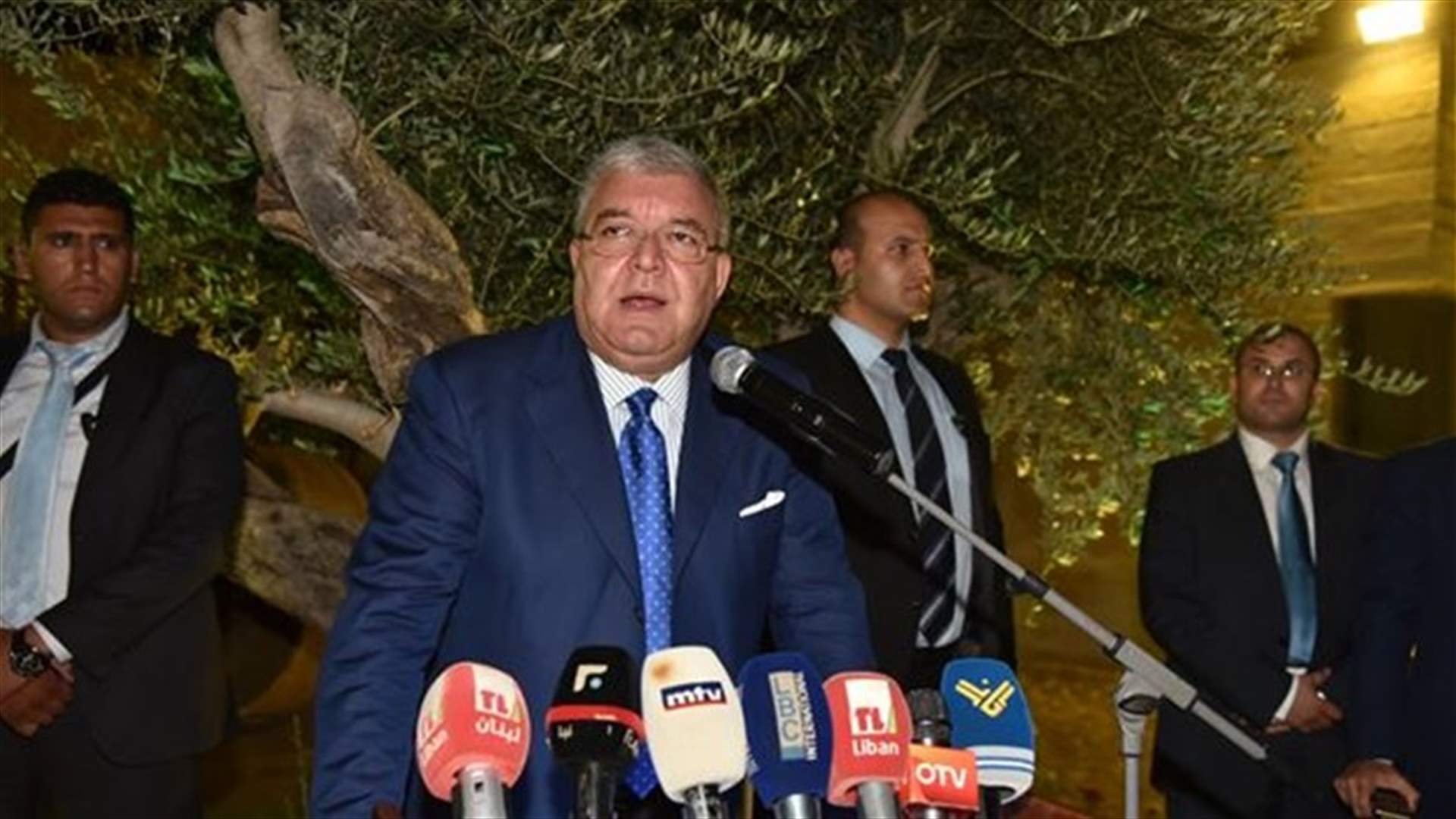 المشنوق: الصوت العالي لن يؤدي إلى نتيجة