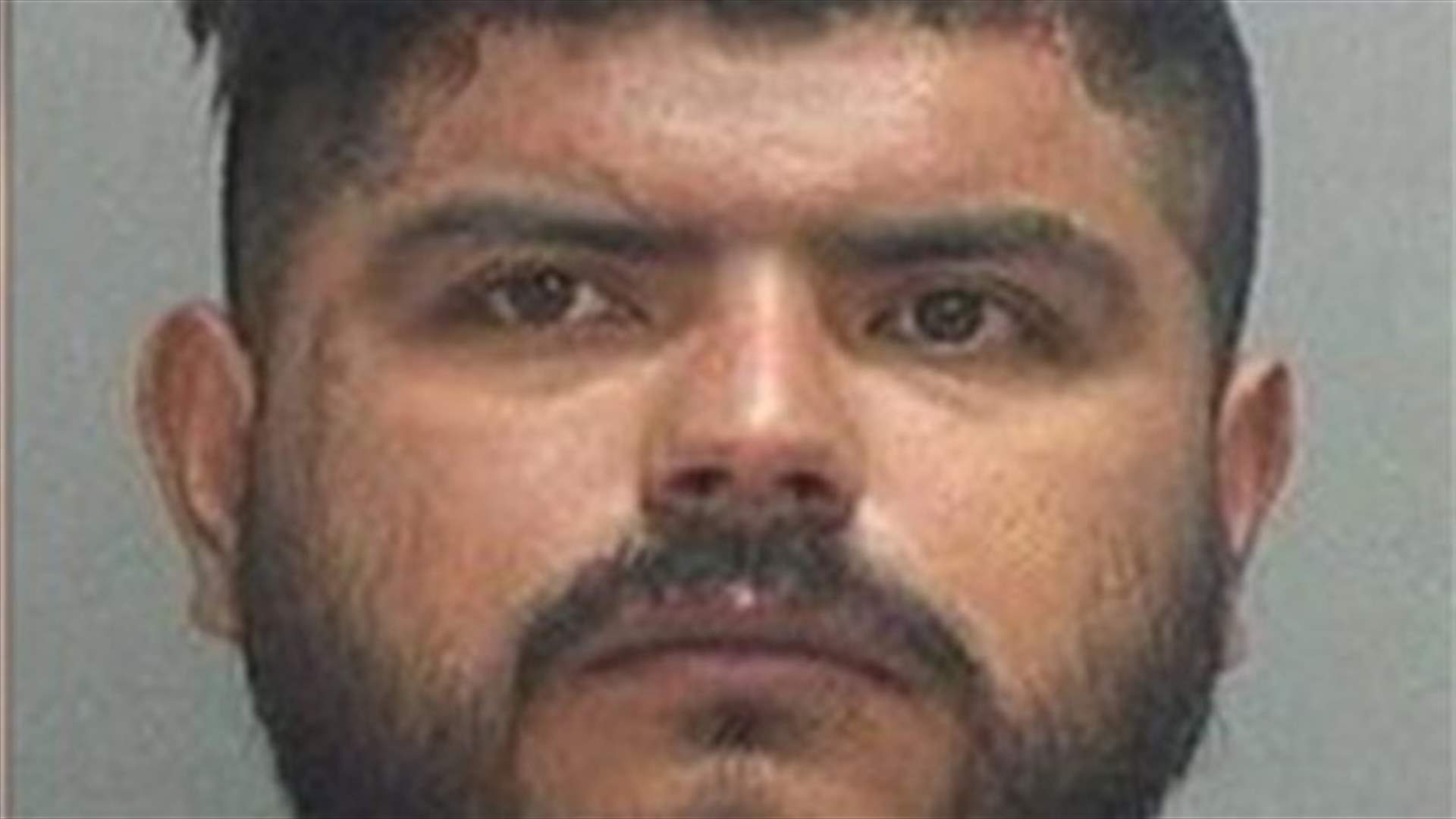 غطّى حبيبته بالصّلصة ووضعها في الفرن