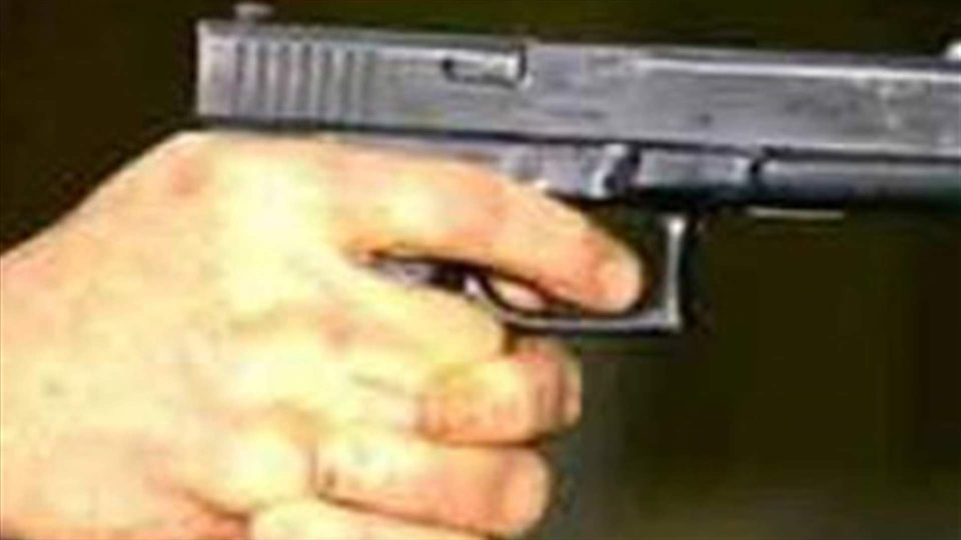 Two citizens robbed at gunpoint in Dekwaneh, Ain el-Remaneh 