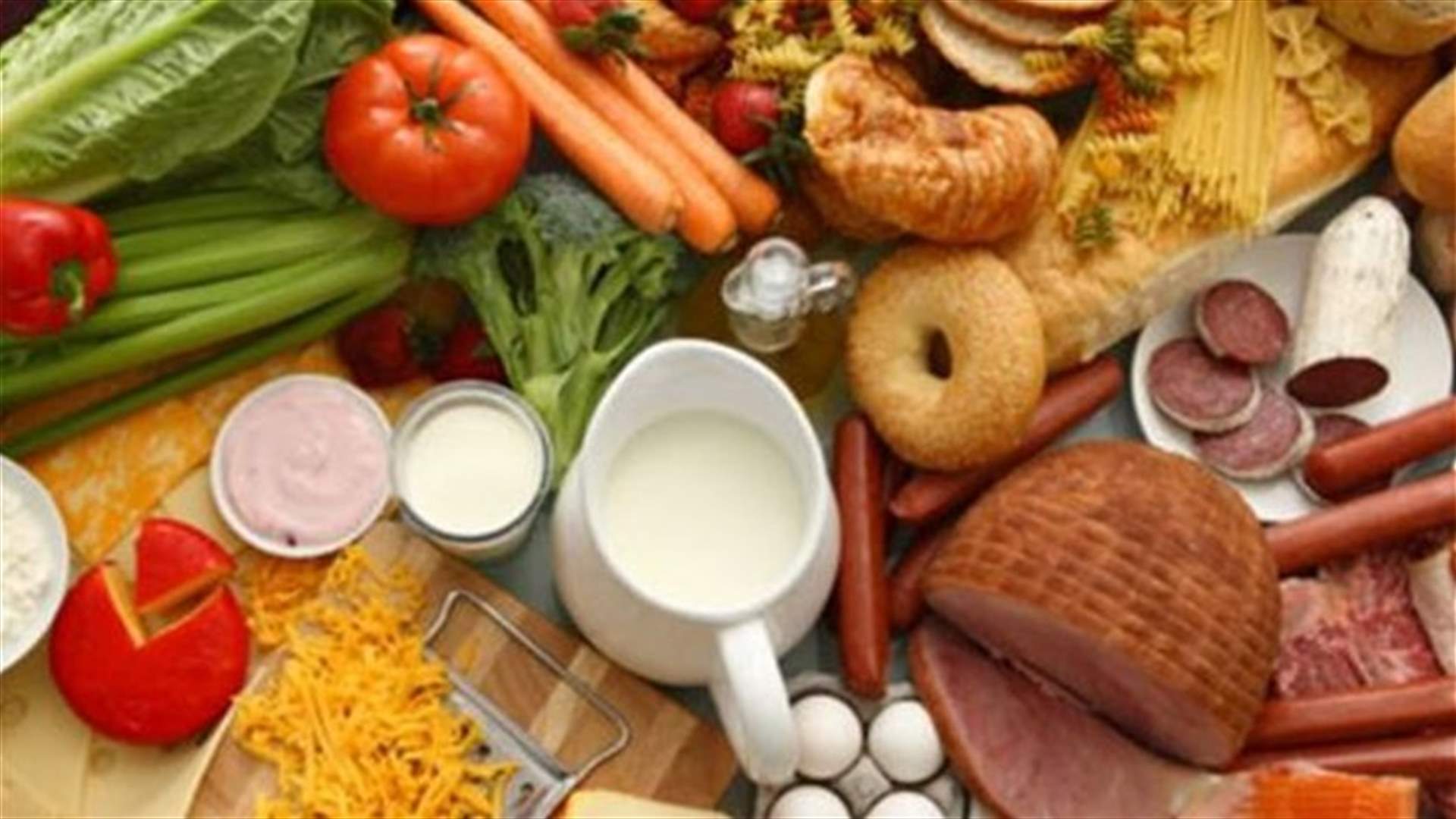 5 أطعمة تصيبك بالنعاس