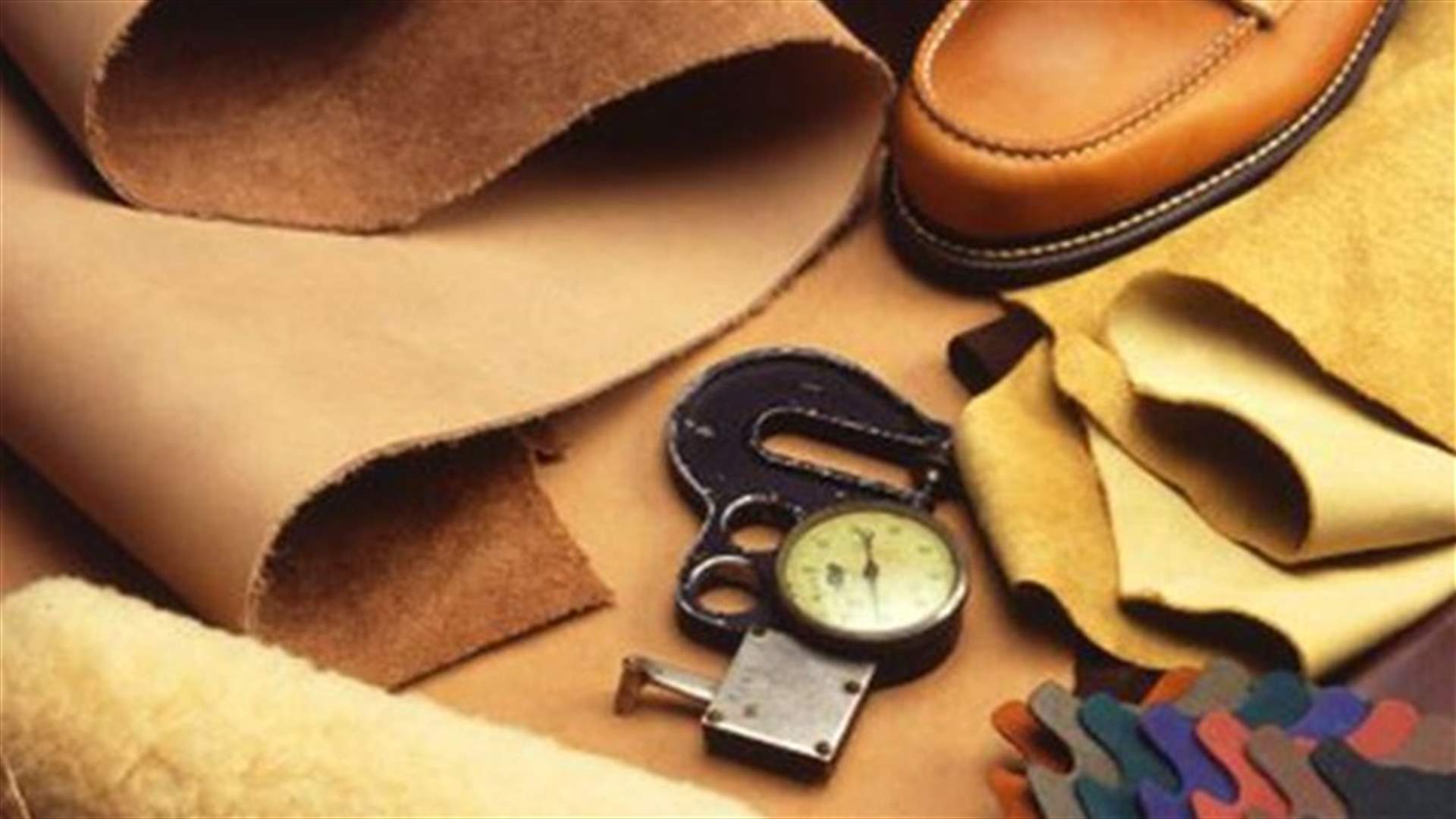 ما الهدايا التذكارية التي يمكن شراؤها من كل بلد؟