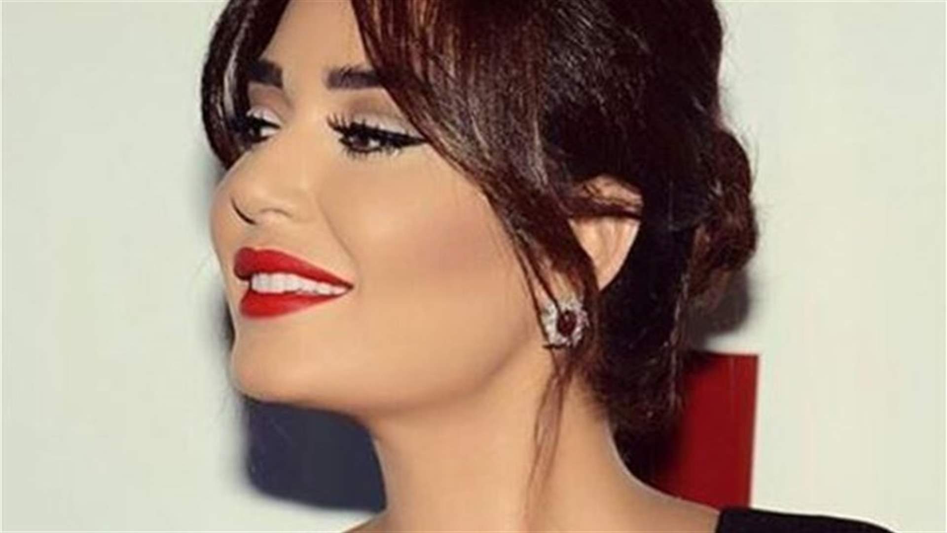بالفيديو: داخل غرفة نوم سيرين عبد النور وزوجها