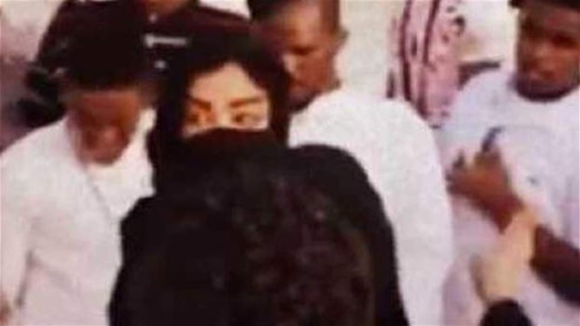 بالفيديو: تحرّش جماعي بشابتين في جدّة