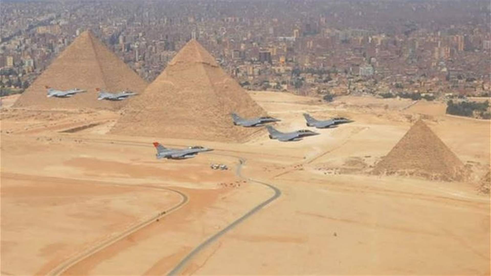 طائرات رافال الفرنسية تحلق في سماء مصر