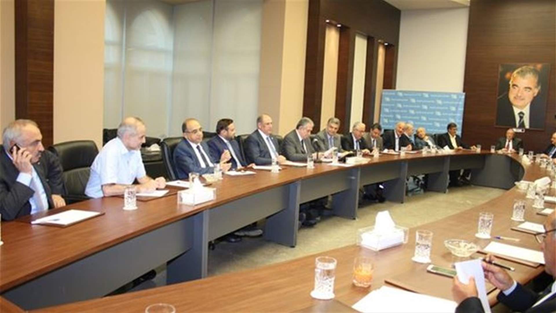 كتلة المستقبل تطالب الحكومة باجتماع استثنائي لبحث مشكلة النفايات
