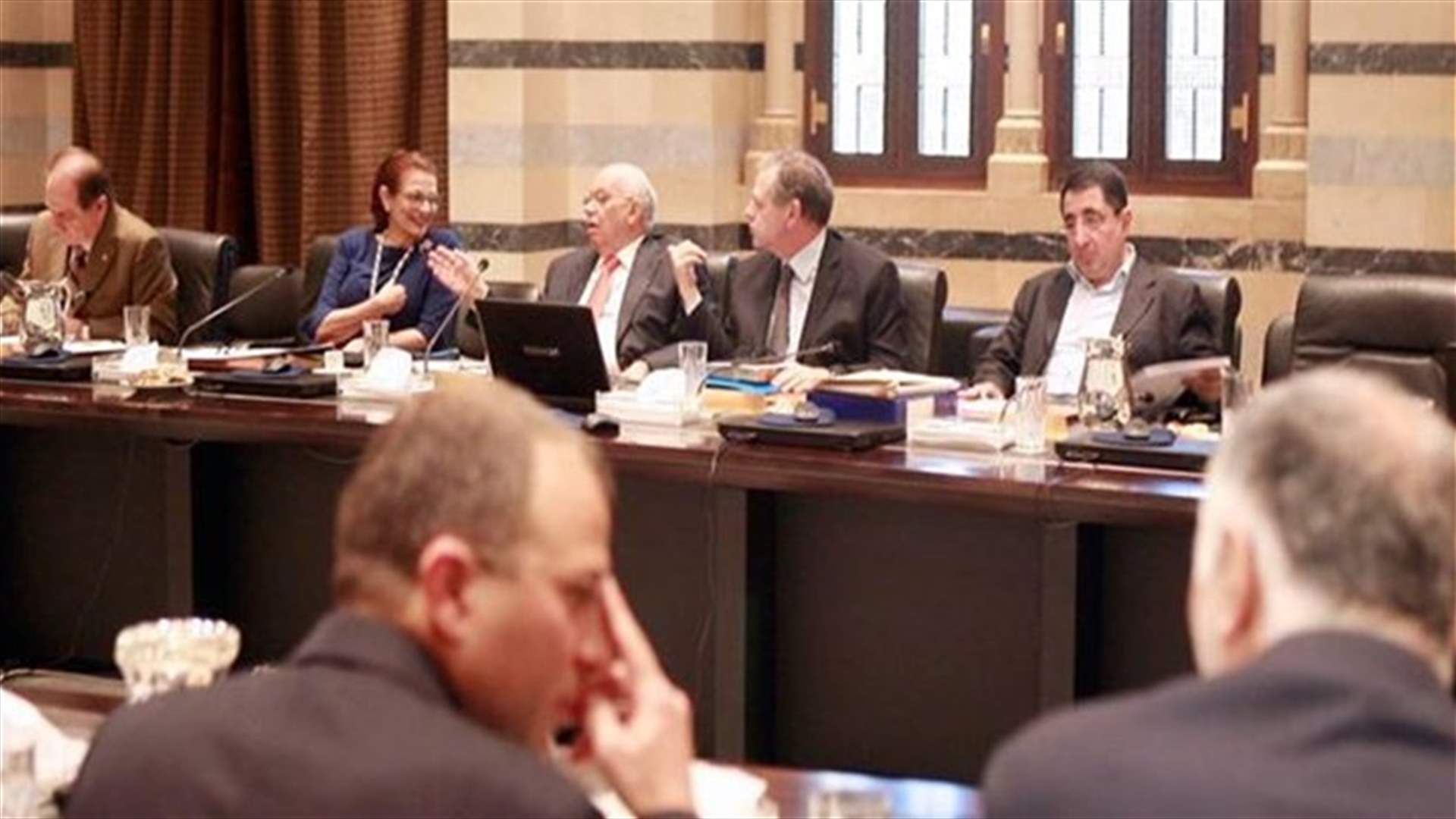 الجمهورية: الترقب وعدم الوضوح يلفان مصير جلسة الحكومة