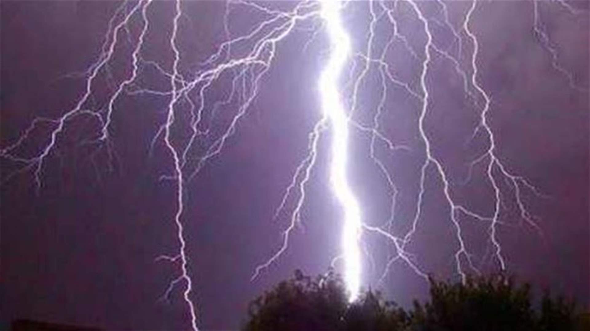 صاعقة تقتل 4 اطفال و3 نساء 
