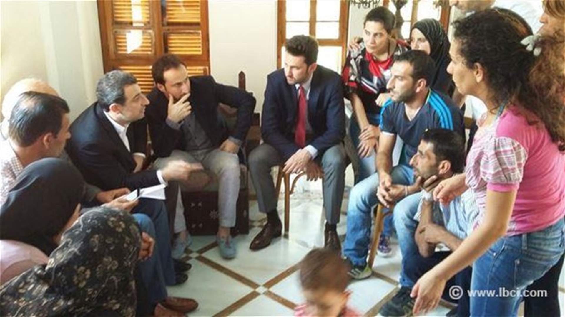 تيمور جنبلاط التقى أهالي العسكريين المخطوفين لدى داعش