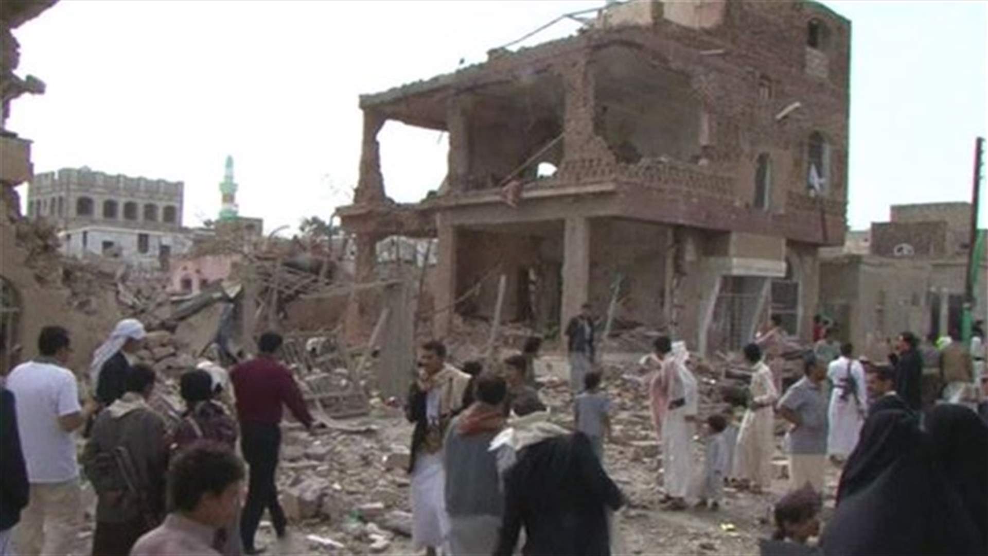 Houthis, Saudi-led coalition fight for Yemen air base