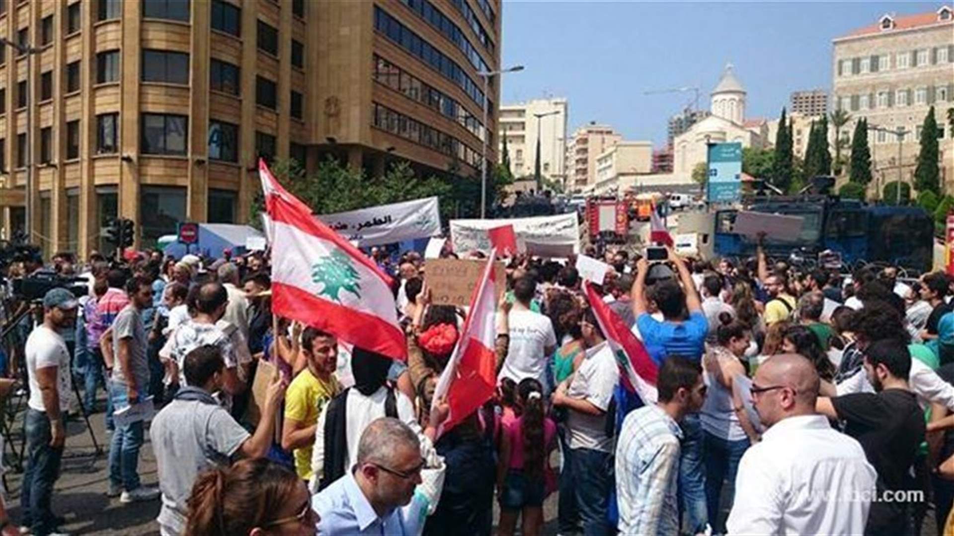 Lebanon Cabinet Defers Cabinet Session In Light Of Protest Denouncing Draconian Waste &quot;Solution&quot;