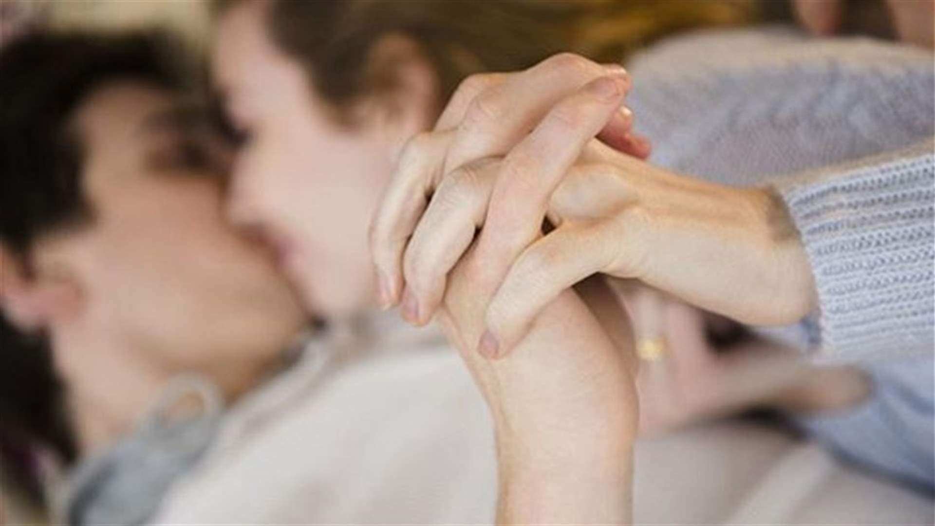القبلة الفرنسية مسؤولة عن 70% من حالات سرطان الرأس! 