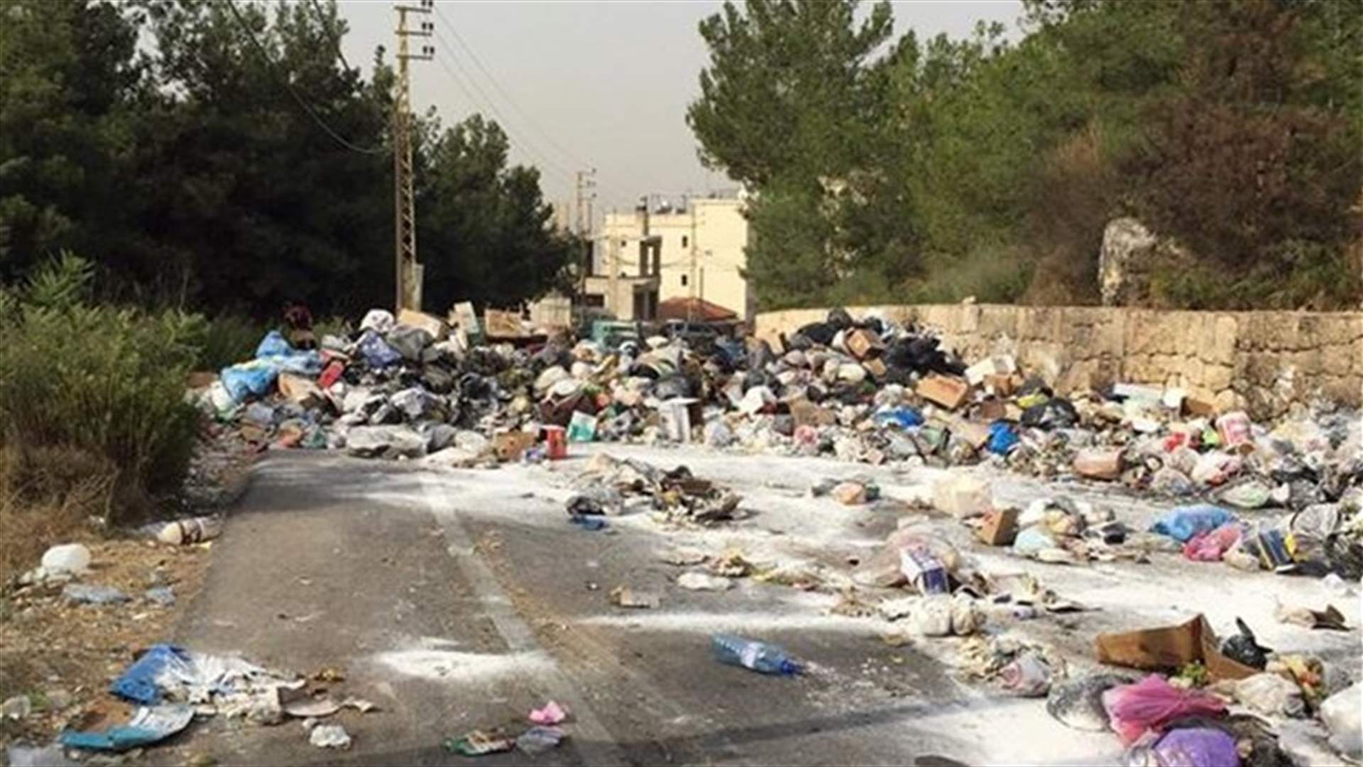 اعادة فتح الطريق العام لبلدة شحيم