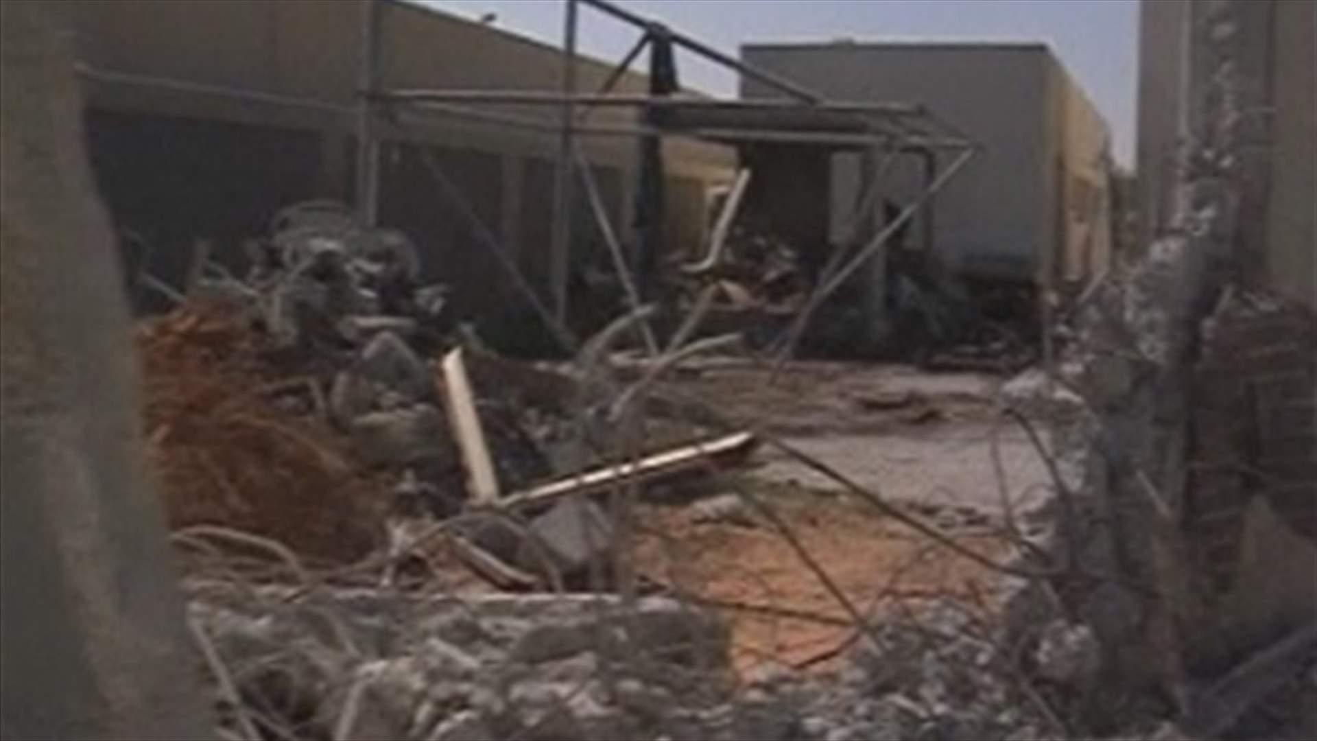 قوات القذافي مستمرة في القتال... والقصف يطاول مدينة زوارة غرب البلاد