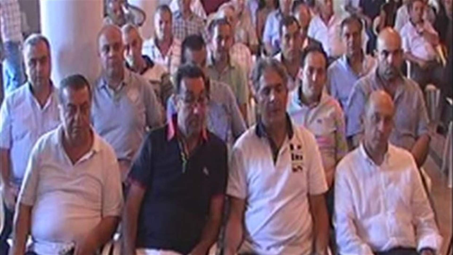 عون: لاقامة المكبات والمطامر على السواحل