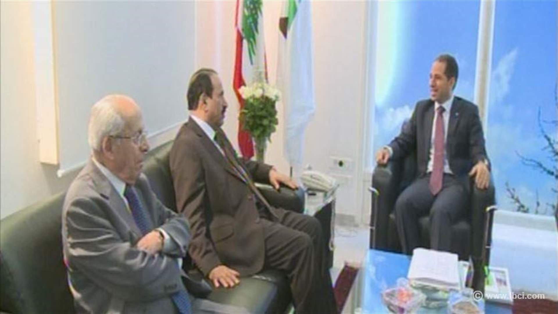 عسيري: السعودية تتمنى ان ترى قريبا رئيسا للبنان 