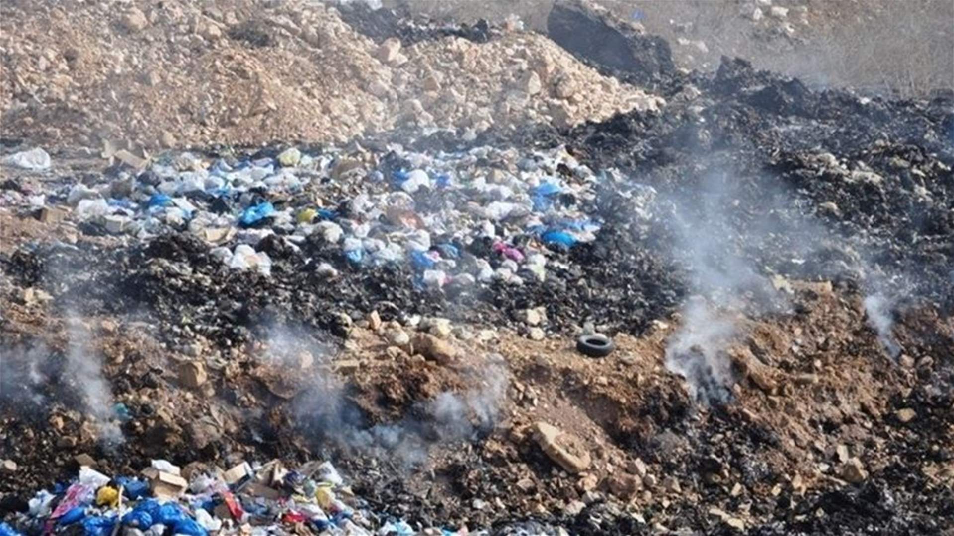 توقيف شاحنتين محملتين بالنفايات في طرابلس مصدرهما جونيه 