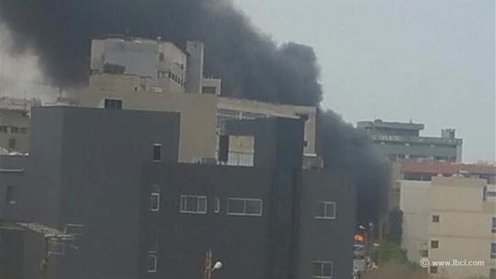 Waste burning in Mkalles parking lot leaves 1 vehicle, boat scorched in aftermath 