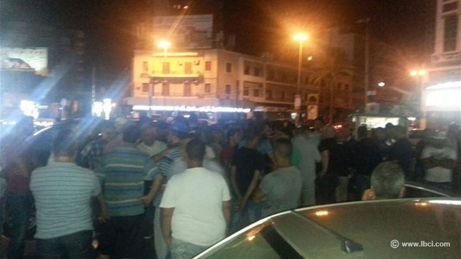 بالصور : متضامنون ...مع تمام سلام 