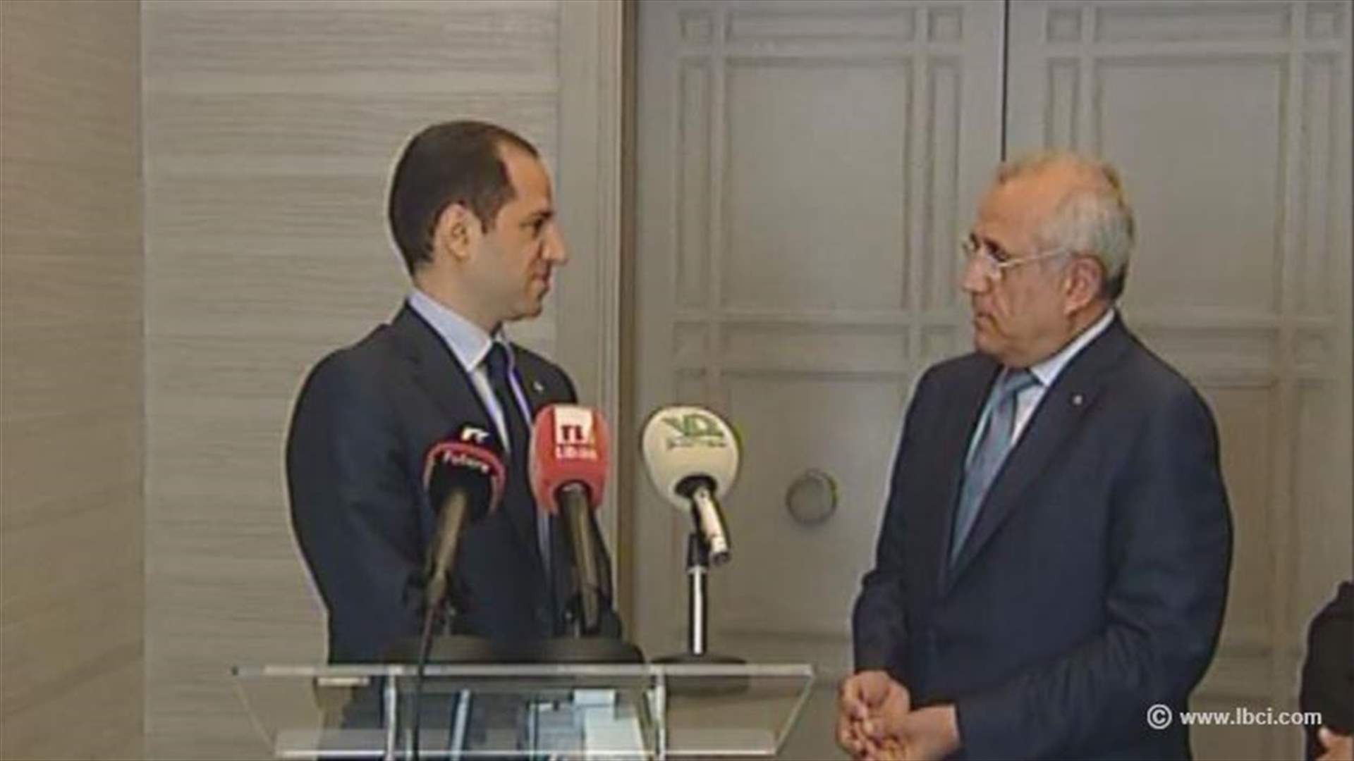 Gemayel discusses with Sleiman upcoming cabinet session