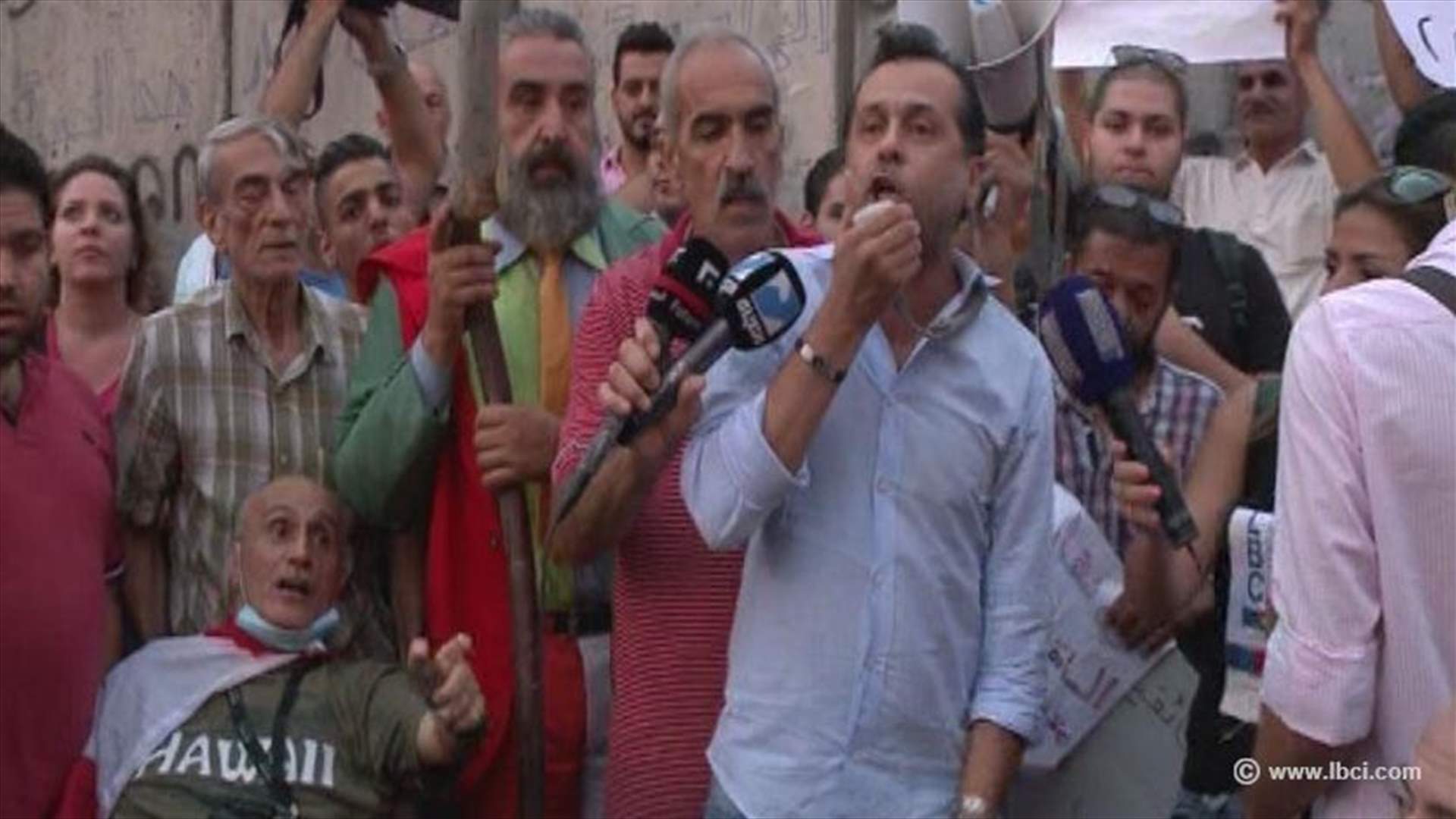 حملة "طلعت ريحتكم" أضاءت الشموع في وسط بيروت