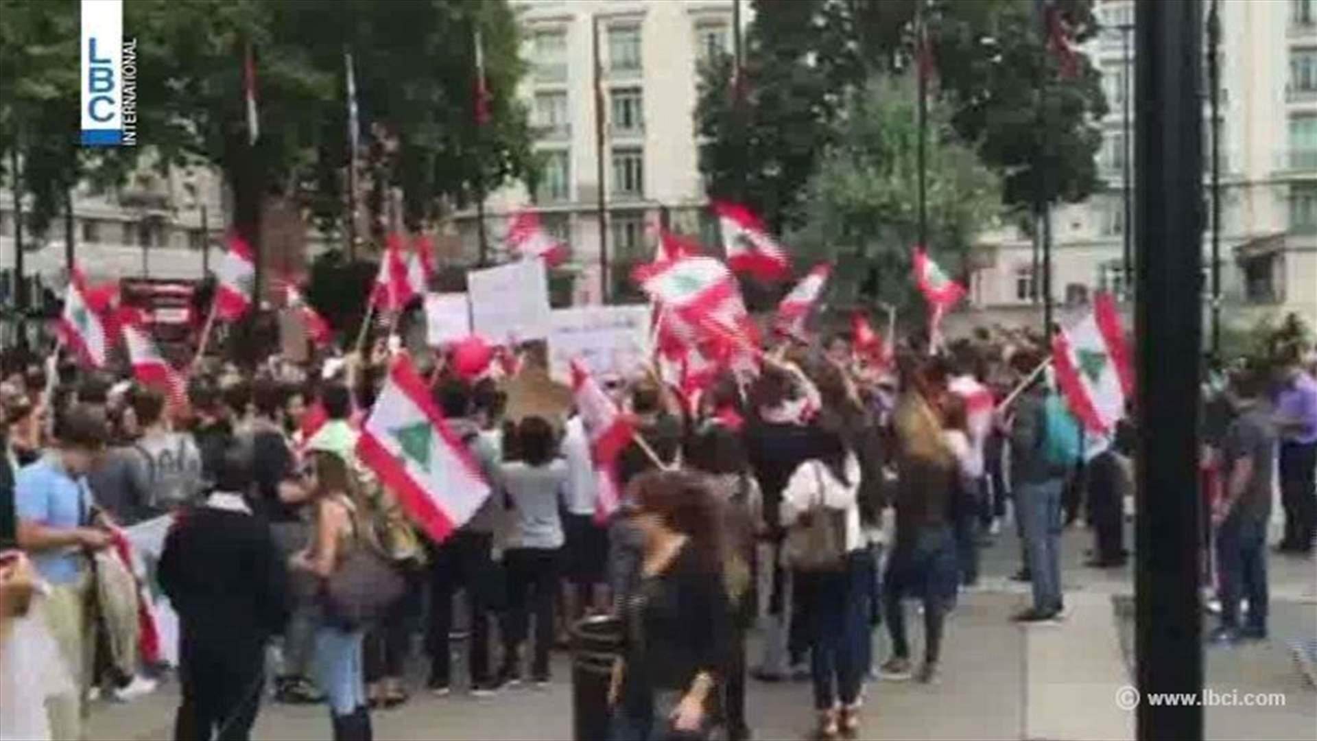 [VIDEO] Lebanese expatriates in London hold solidarity sit-in with You Stink campaign 