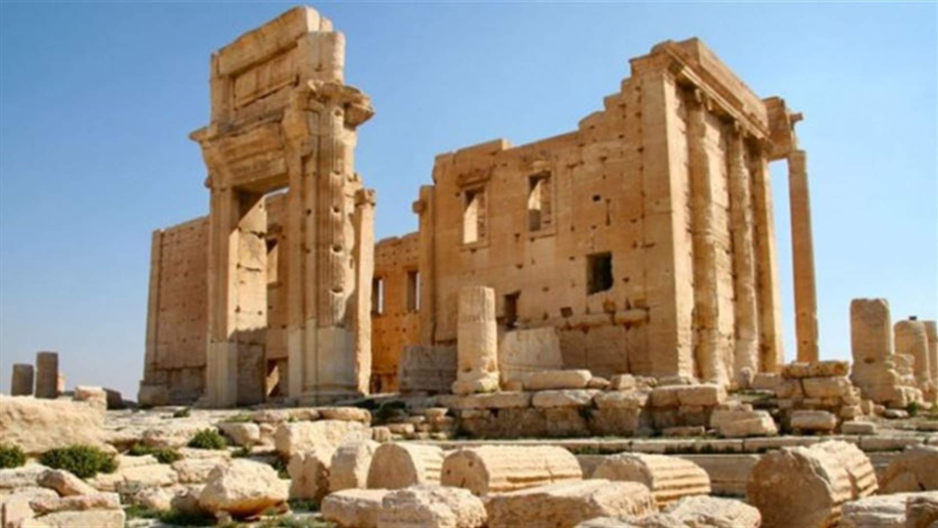 الدولة الإسلامية تدمر جزءا من معبد تاريخي في تدمر