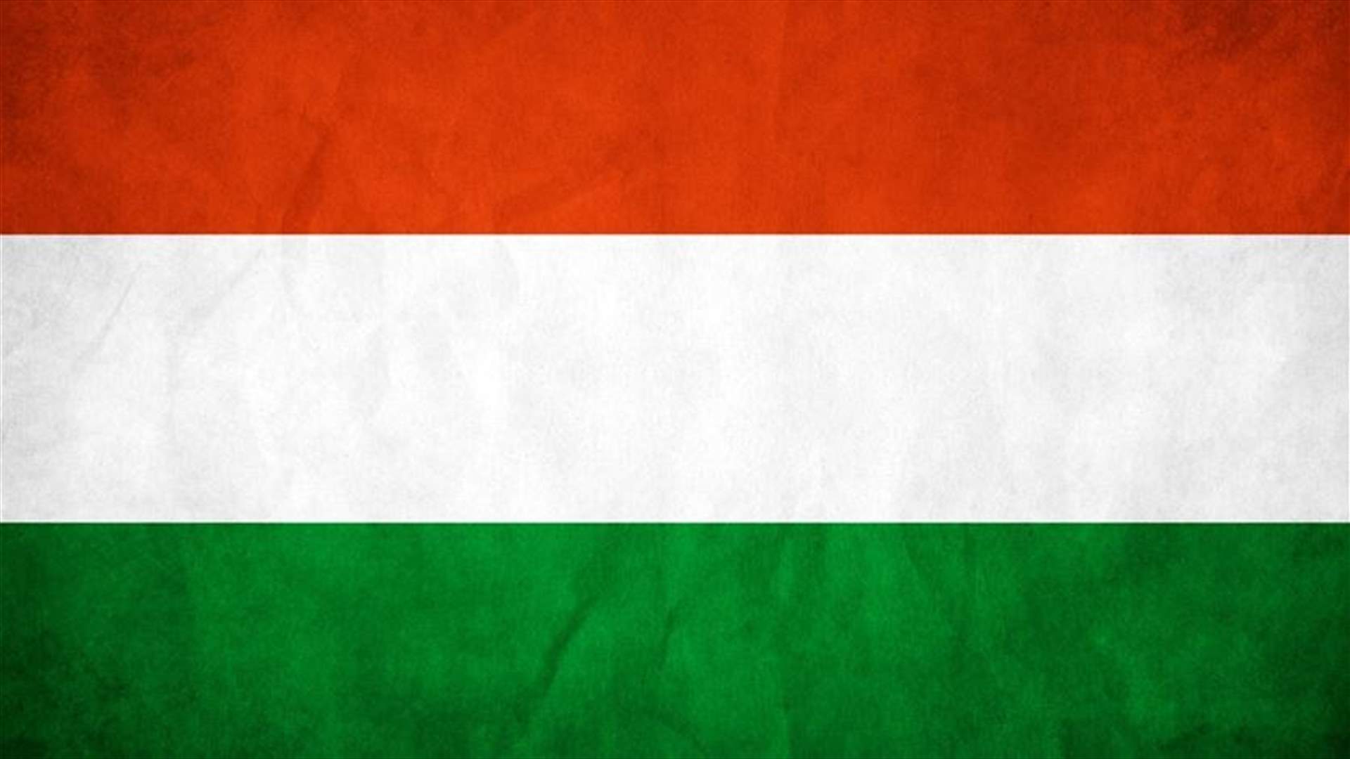 مهاجرون في بودابست يقتحمون قطارات متوجهة الى النمسا والمانيا