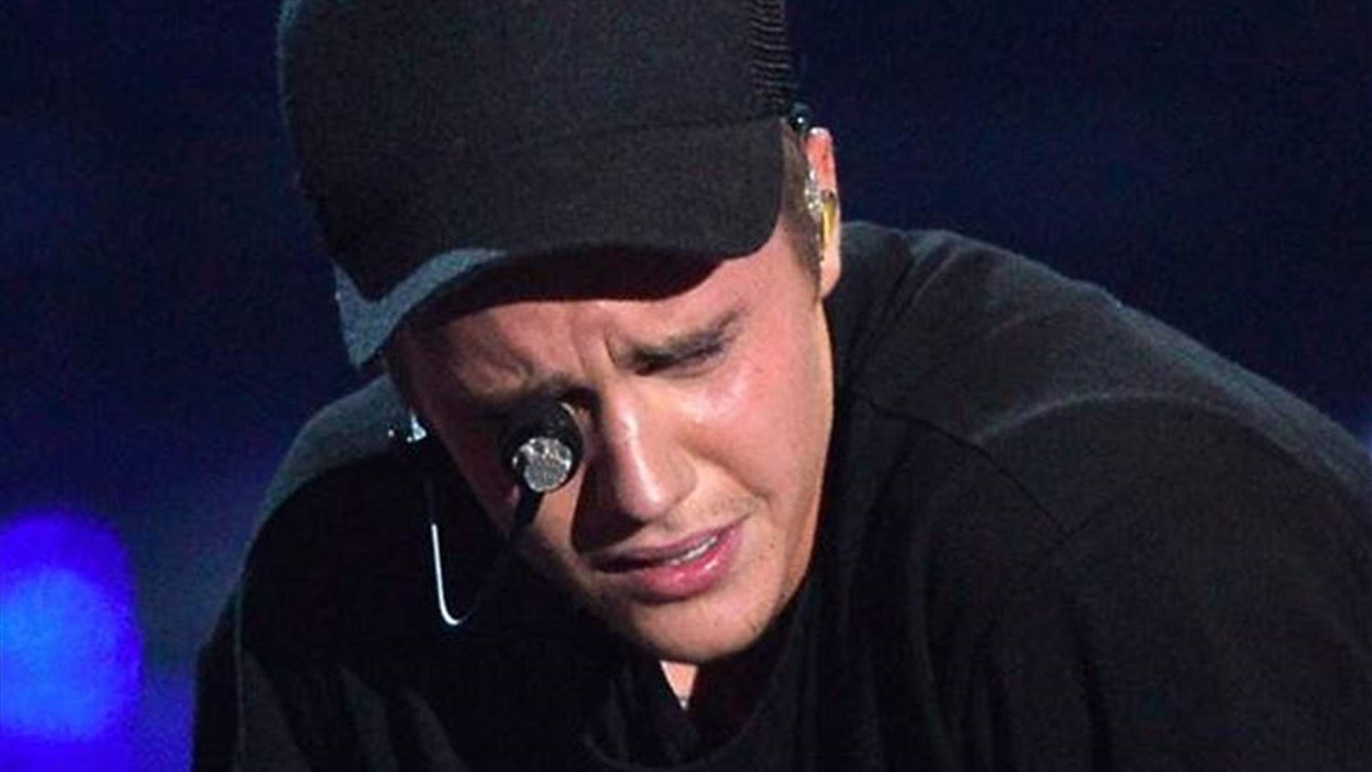 لماذا بكى Justin Bieber؟