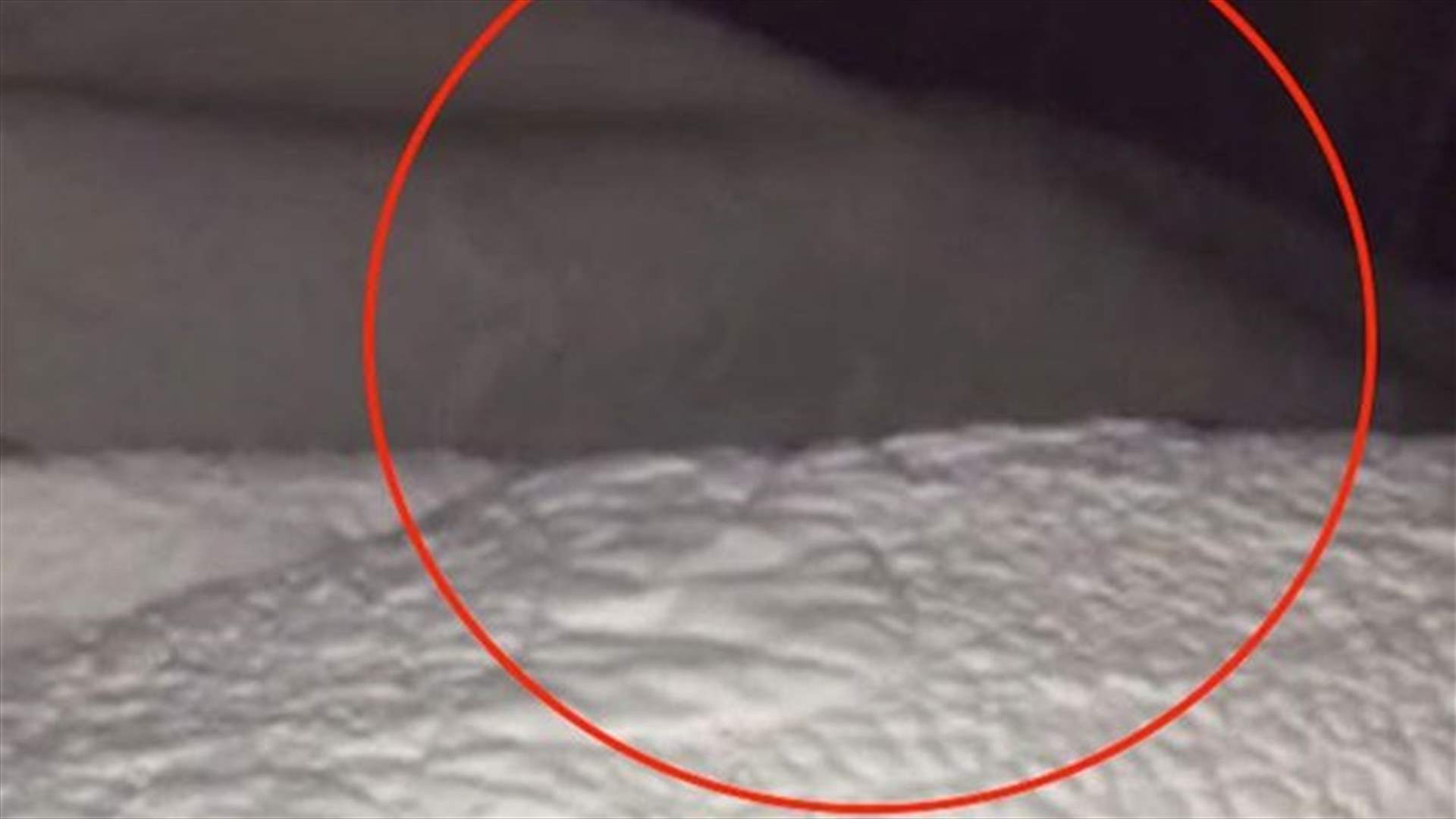 بالفيديو: أب يرصد شبحاً في سرير طفلته