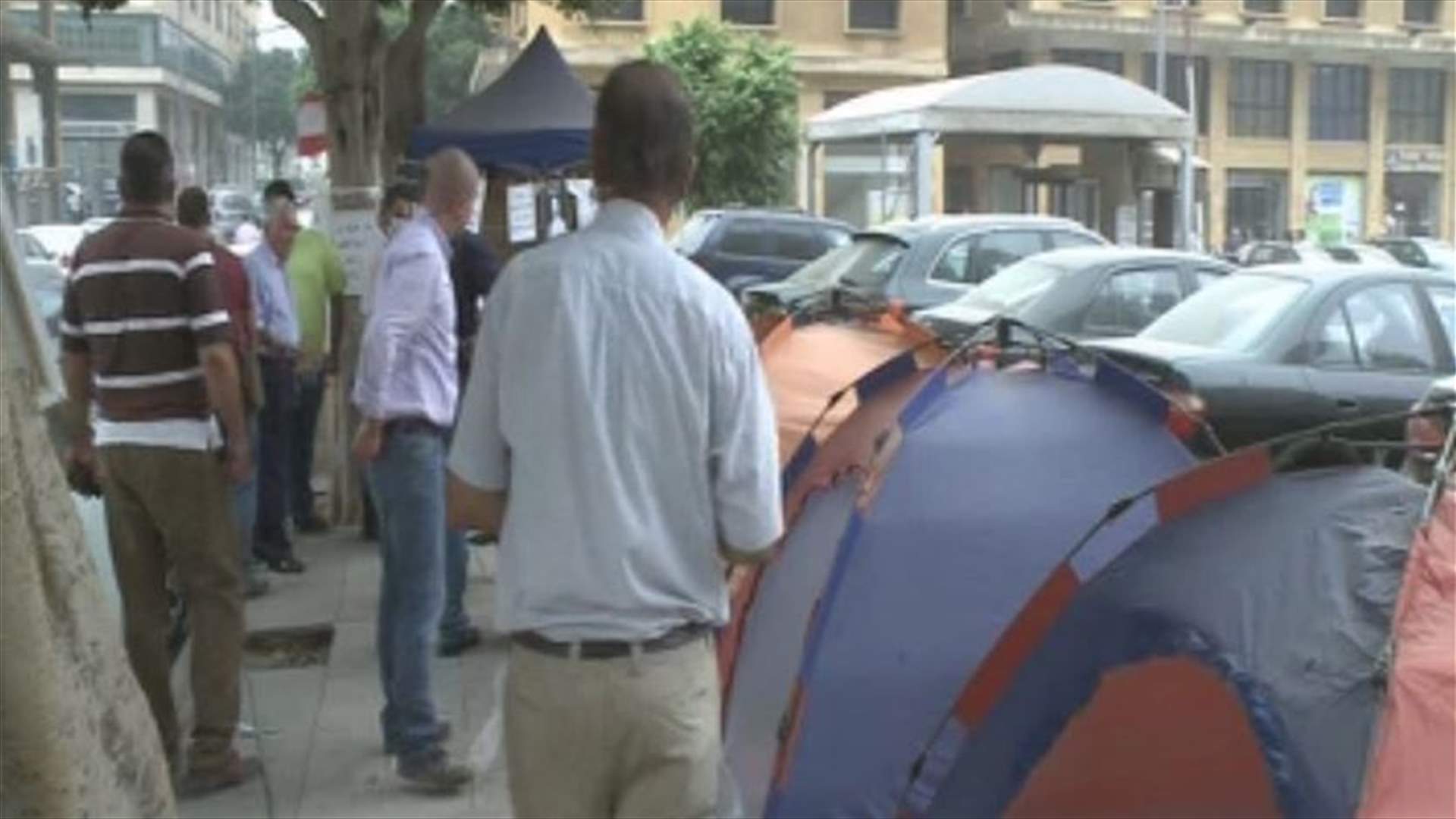 Activists continue their hunger strike despite sandstorm