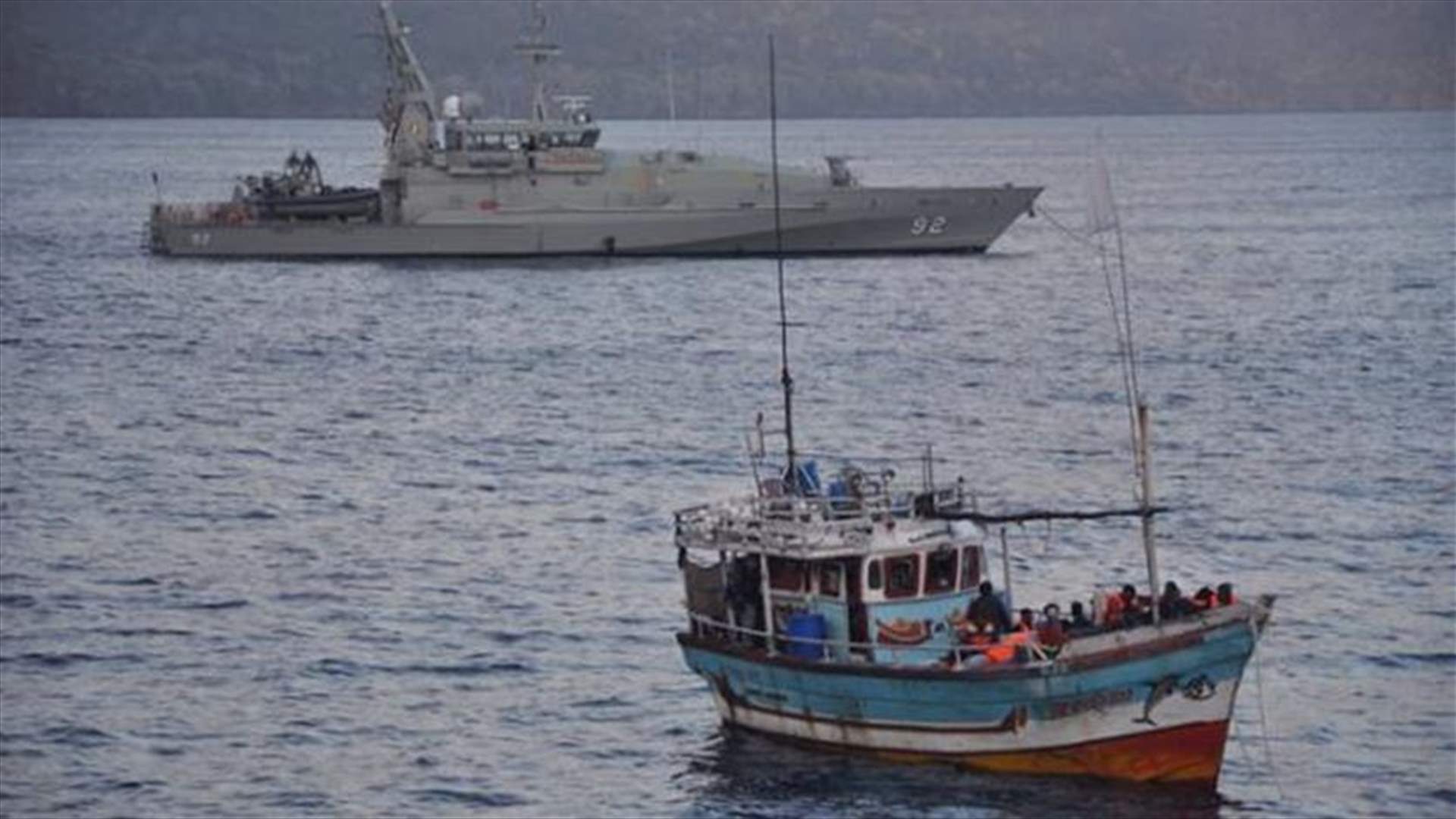 Australia to take 12,000 refugees, extend air strikes into Syria