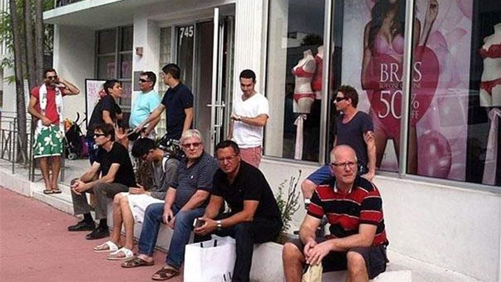 بالصور: حال الرجال عندما تتسوق النساء!