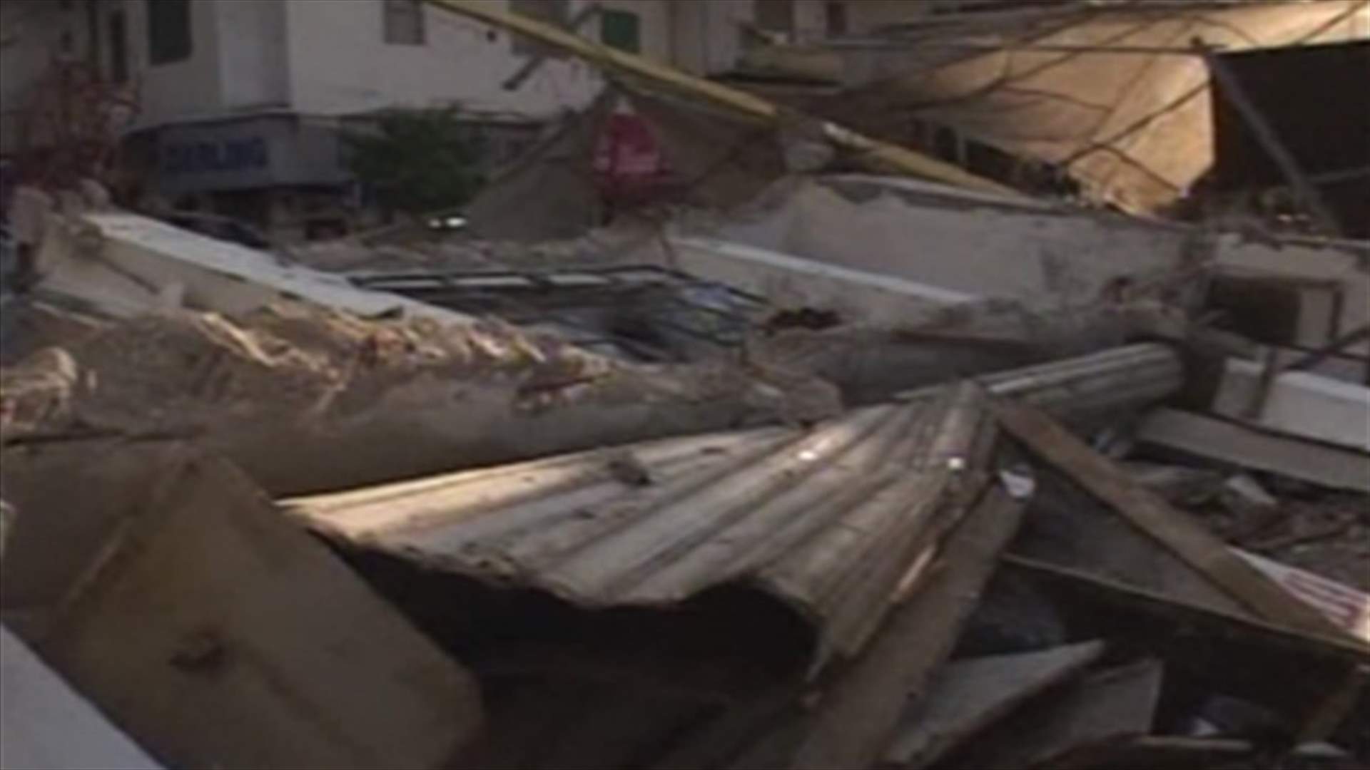 Facade of a Bourj Hammoud building collapses, no injuries reported