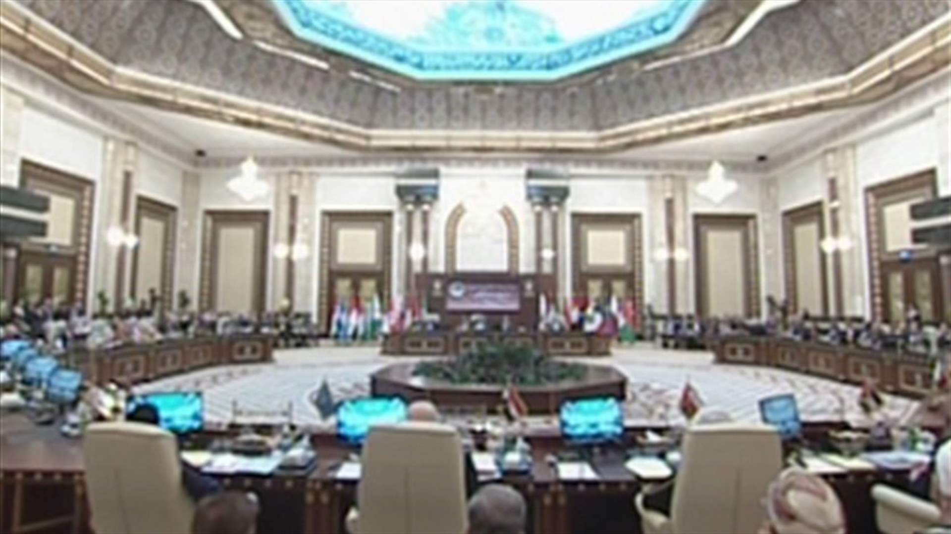 U.N.'s Ban urges Assad to implement peace plan