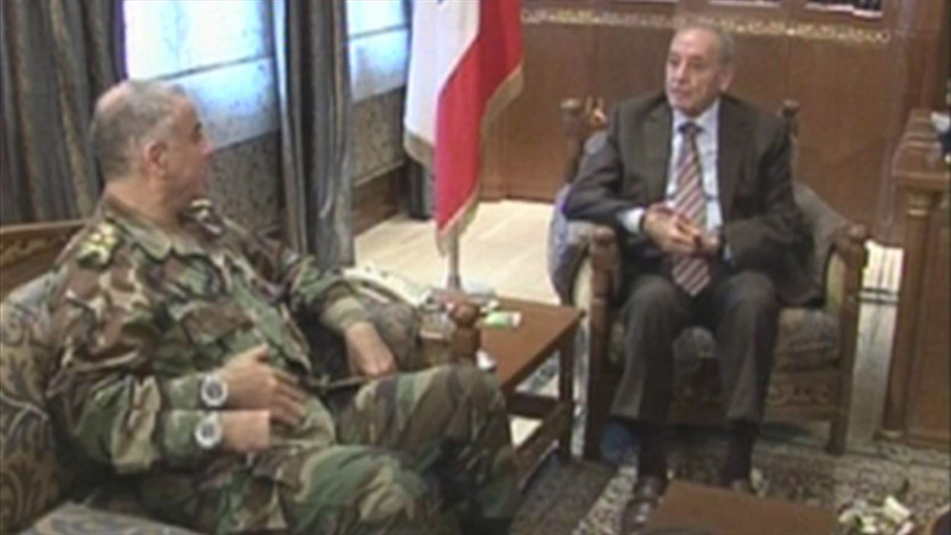 قهوجي بحث في الأوضاع الأمنية مع كل من ميقاتي وبري