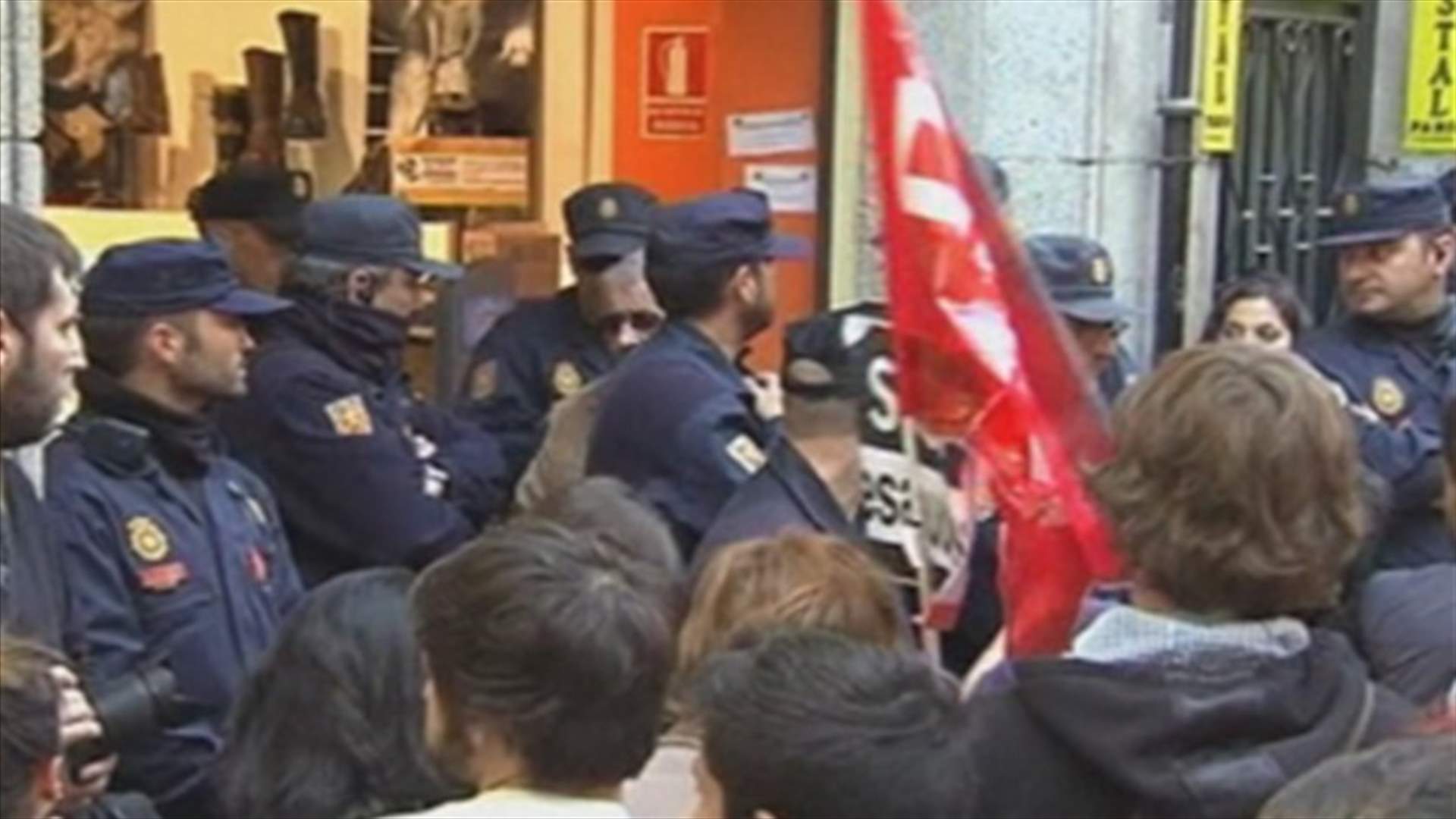 Spaniards wage general strike over labor reforms