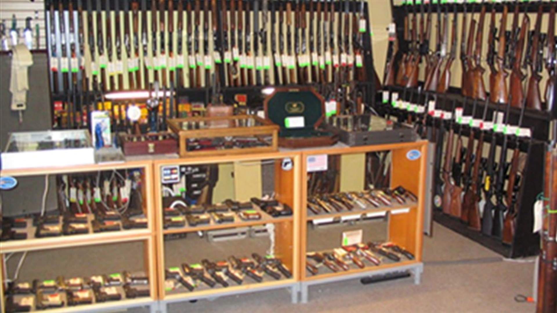 $40,000 worth of items stolen from Akkar sporting goods store