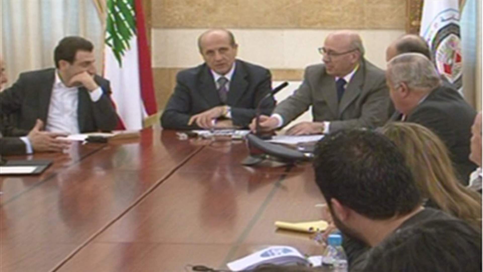 Ministers promise to curb child beggars in Lebanon   