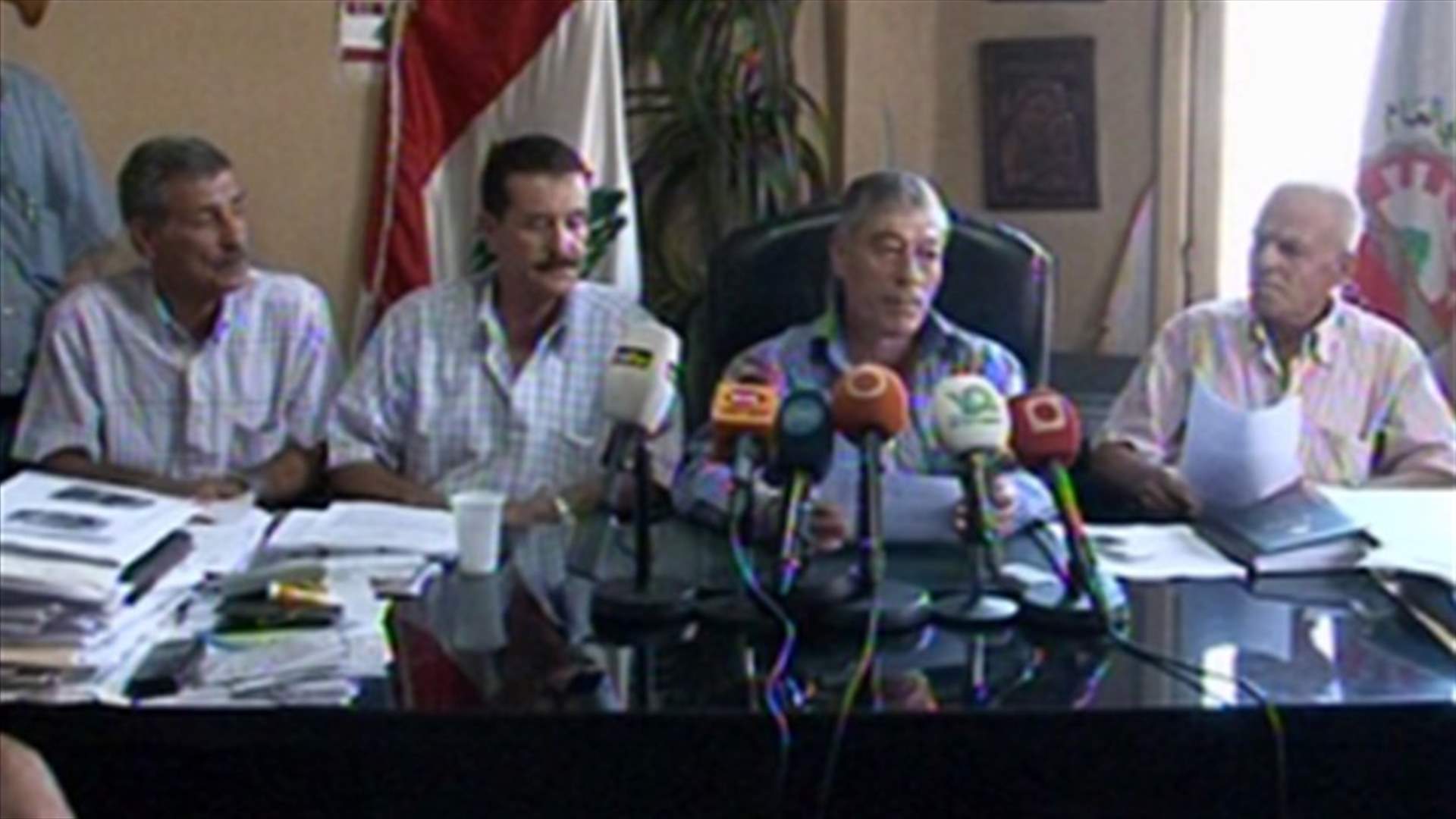 سائقو السيارات العمومية يدعون للاضراب في 8 أيلول