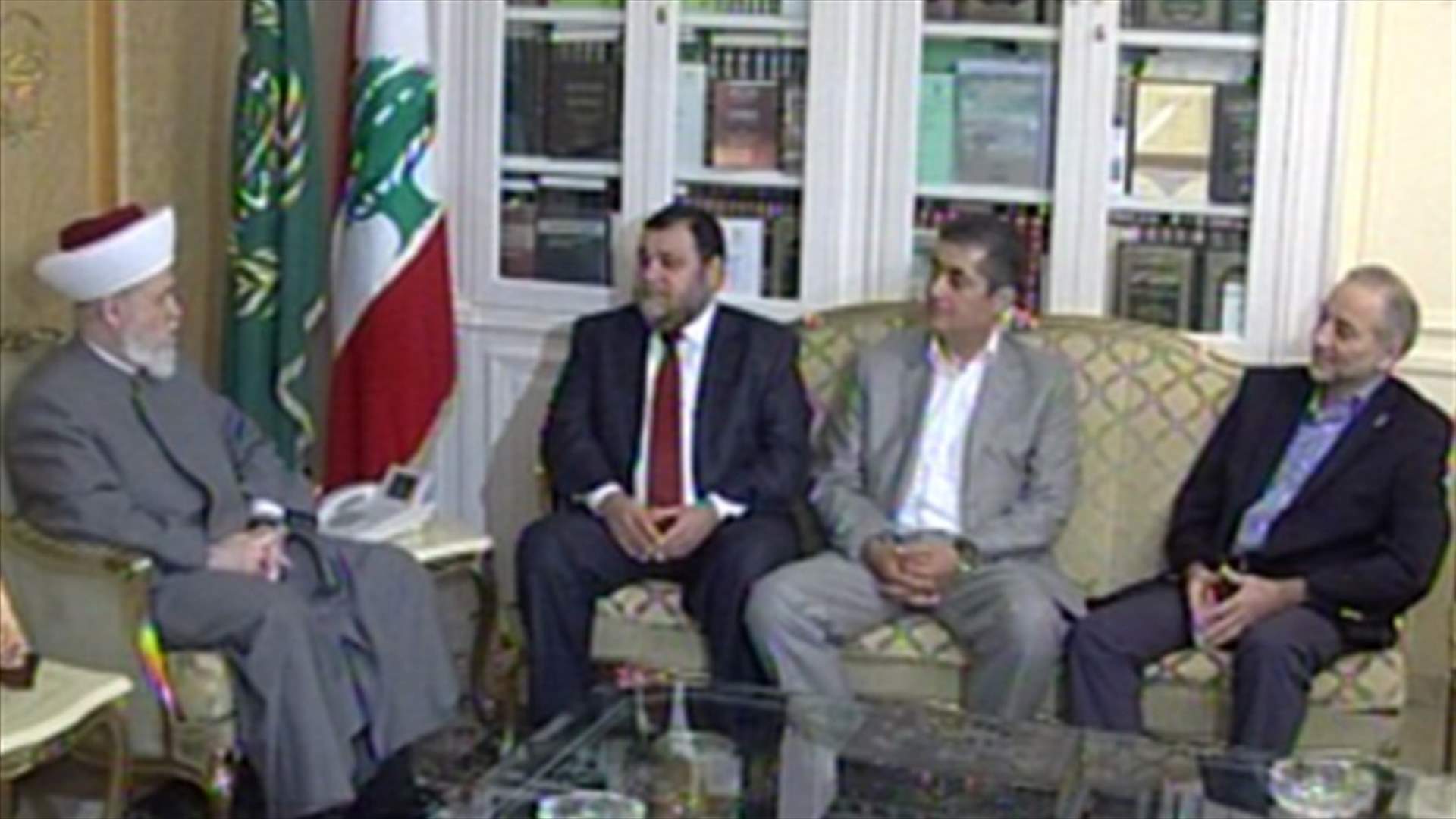وفد من نواب المستقبل في عكار عند المفتي قباني