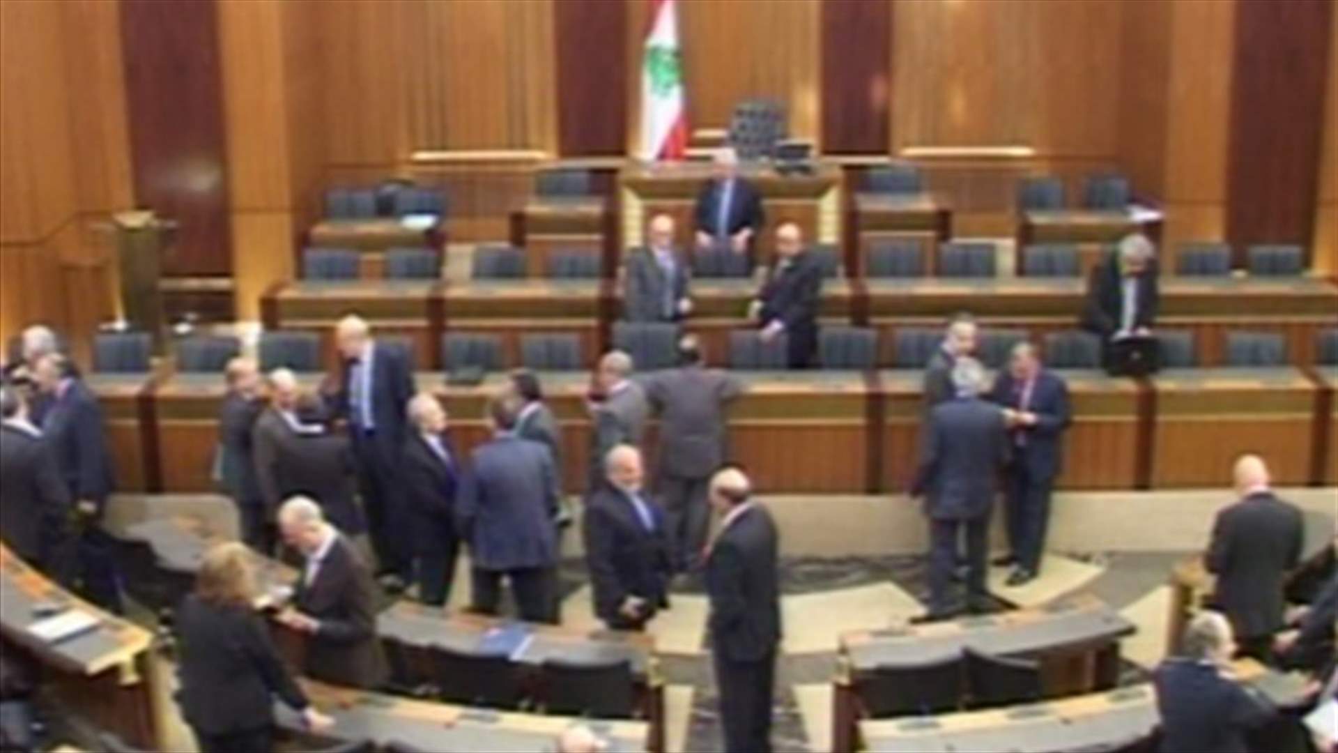 Hot debate marks first round of parliamentary discussion session 