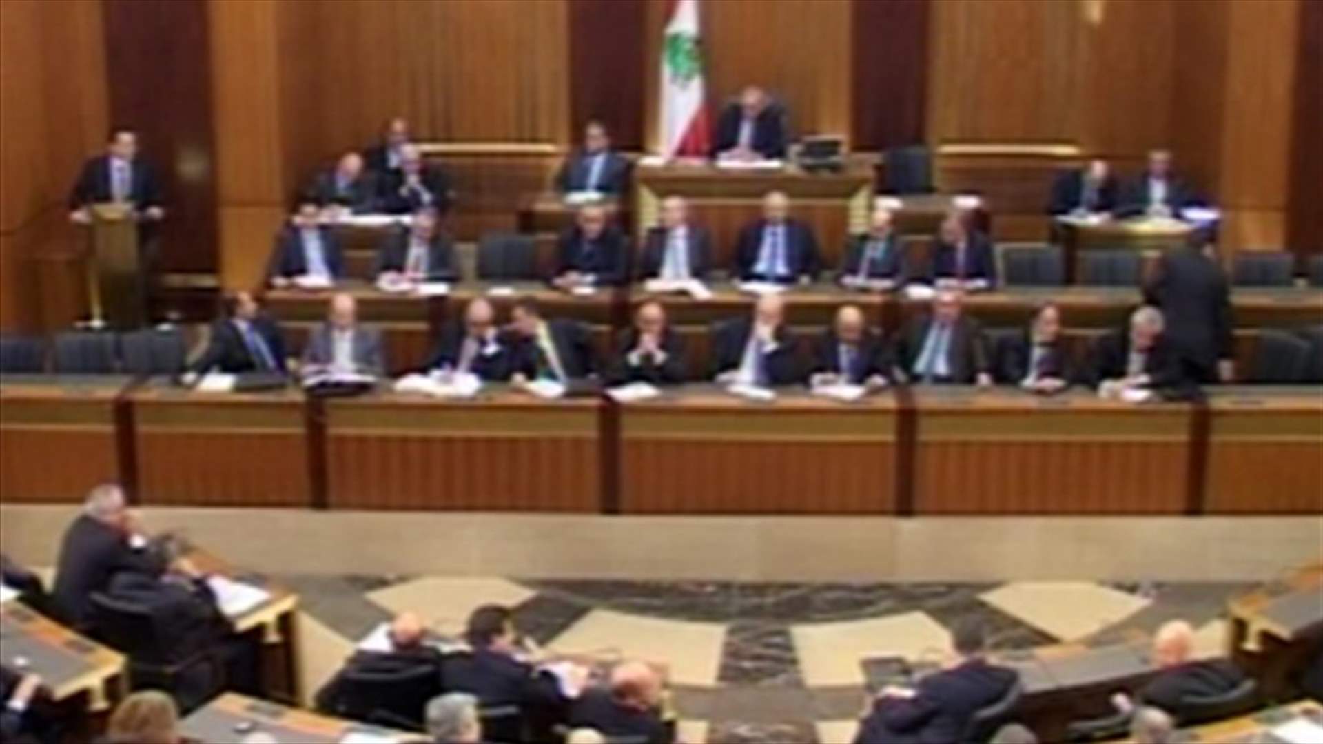 سجال حاد تخلل الجولة الاولى من اولى جلسات المناقشة