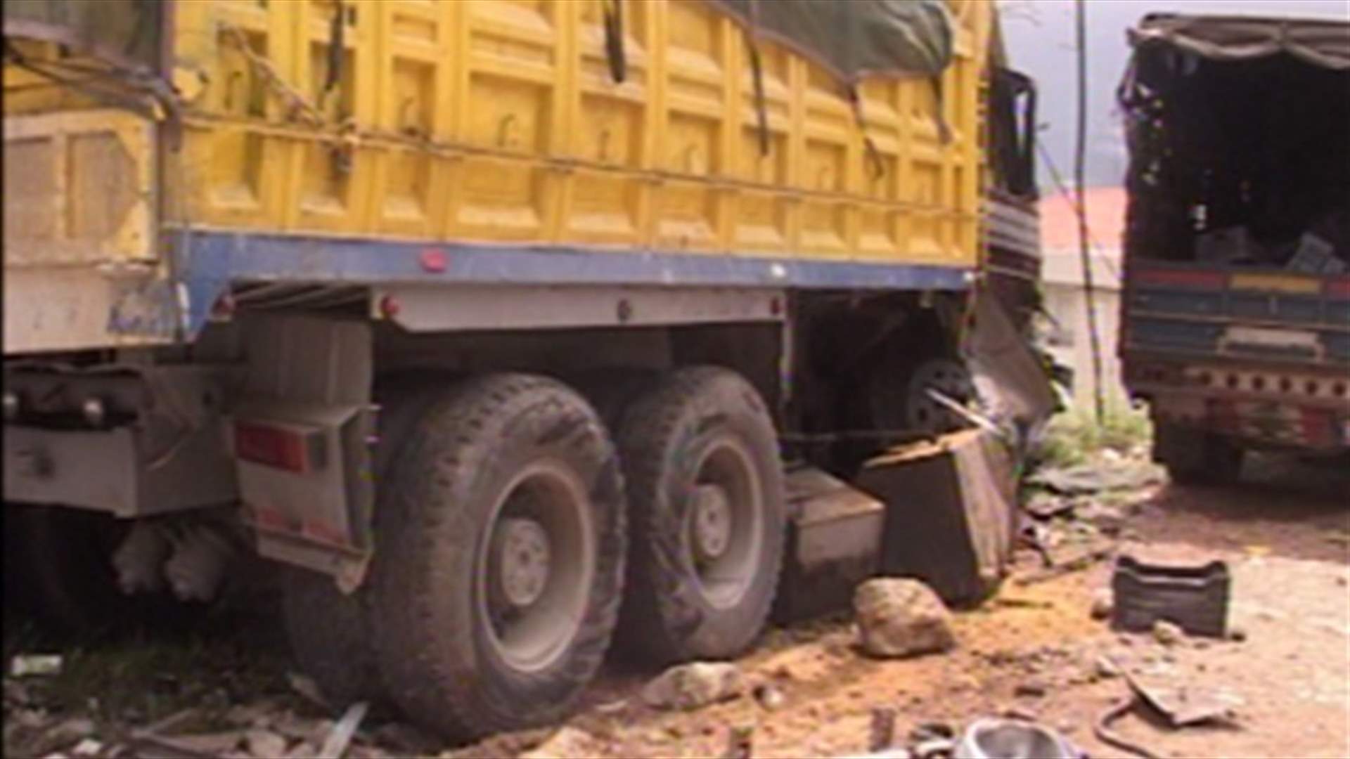 Heavy car crash causes a traffic bottleneck 