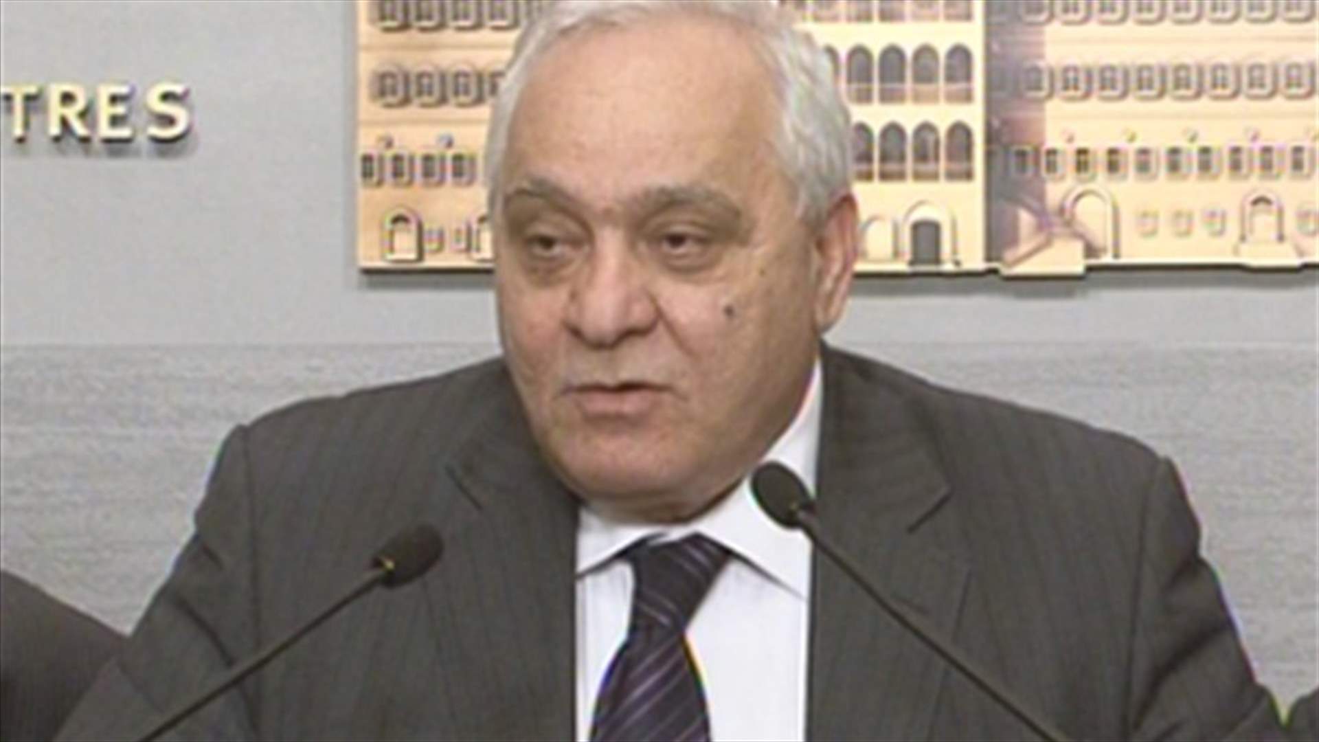 Ghosn calls for reducing gasoline taxes