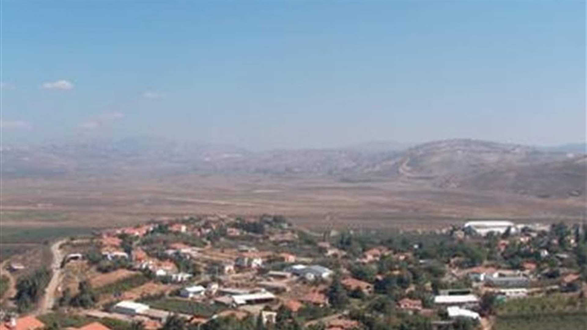 Israel begins building wall on Lebanese border