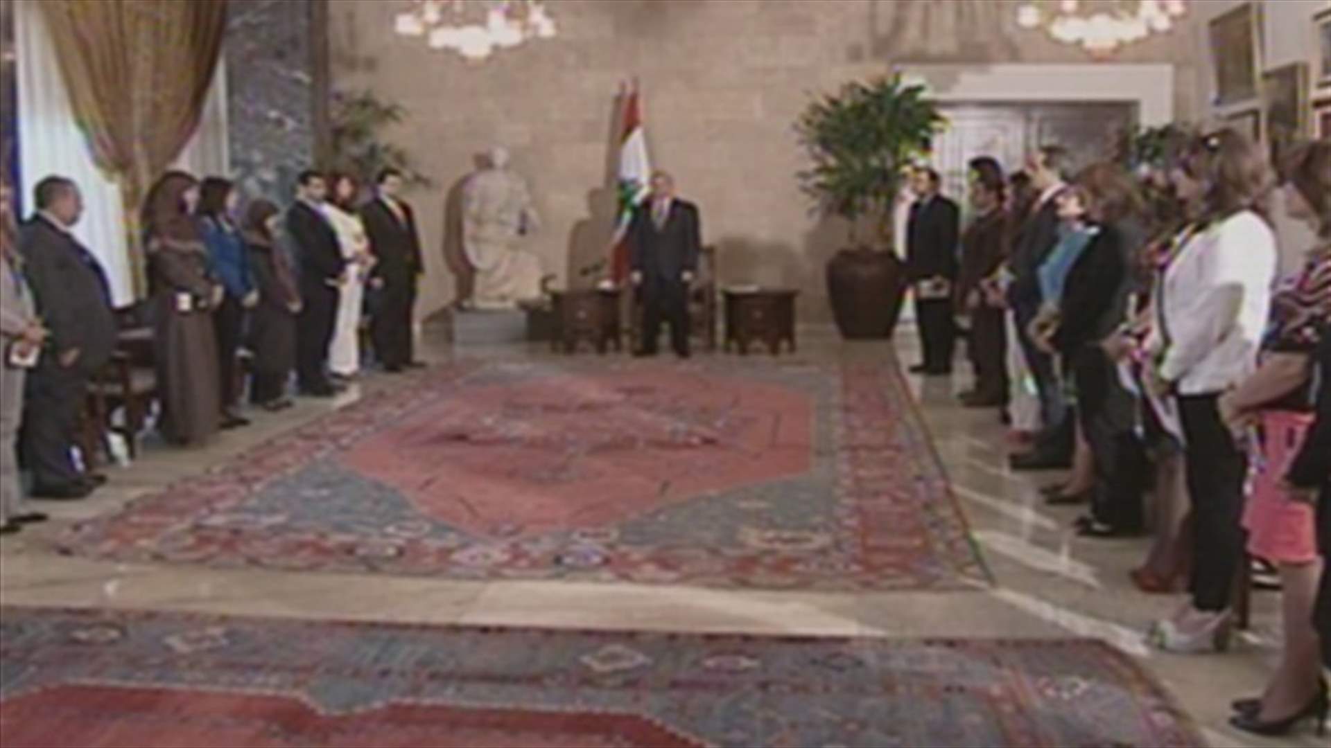 سليمان : أنصح السياسيين بألا ينتخبوا رئيسا توافقيا