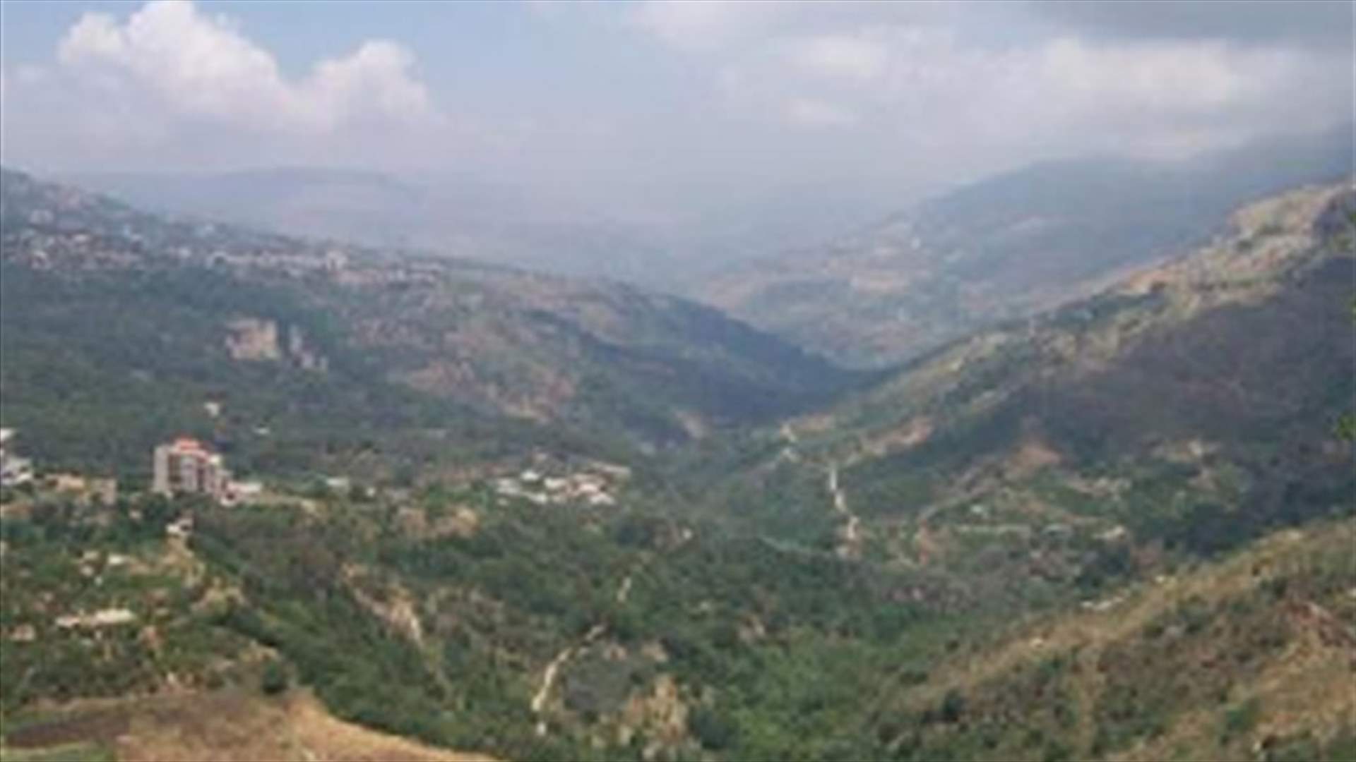 انفجارات واطلاق نار في جزين