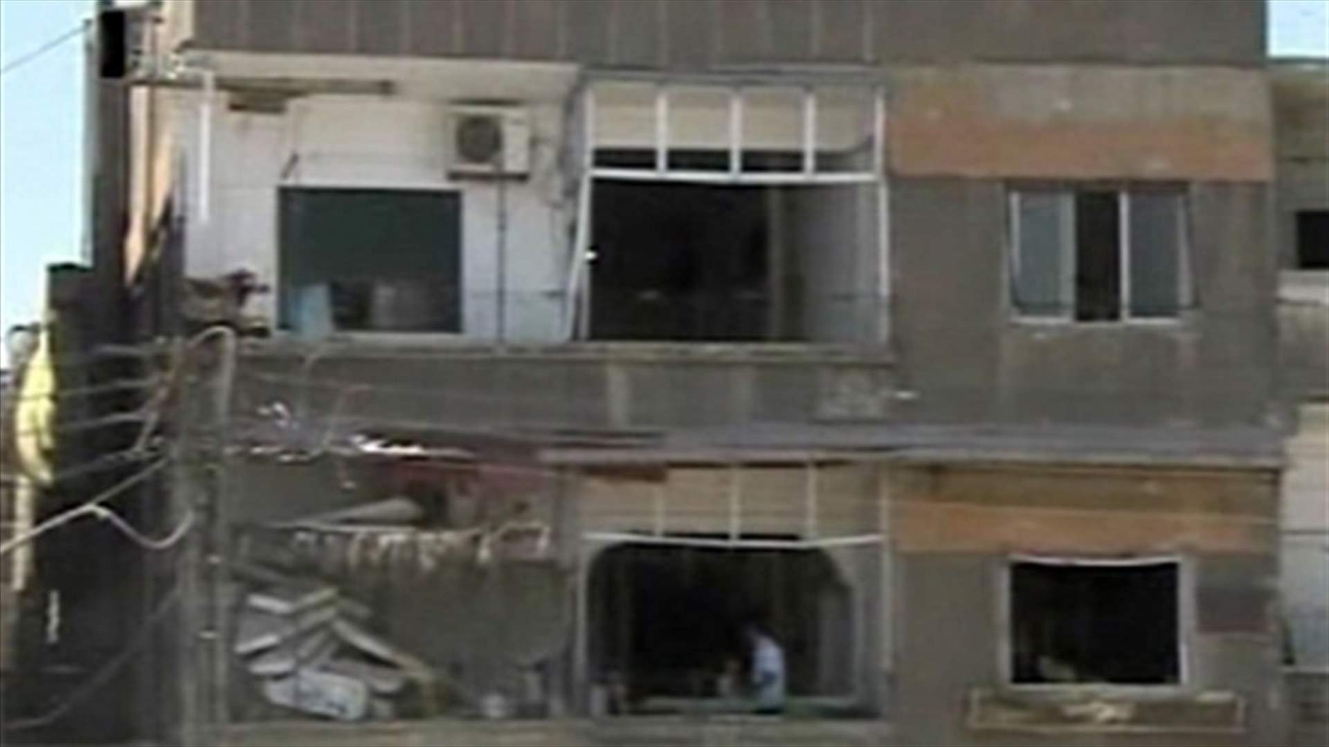 Clashes rage in Syria, opposition meets abroad